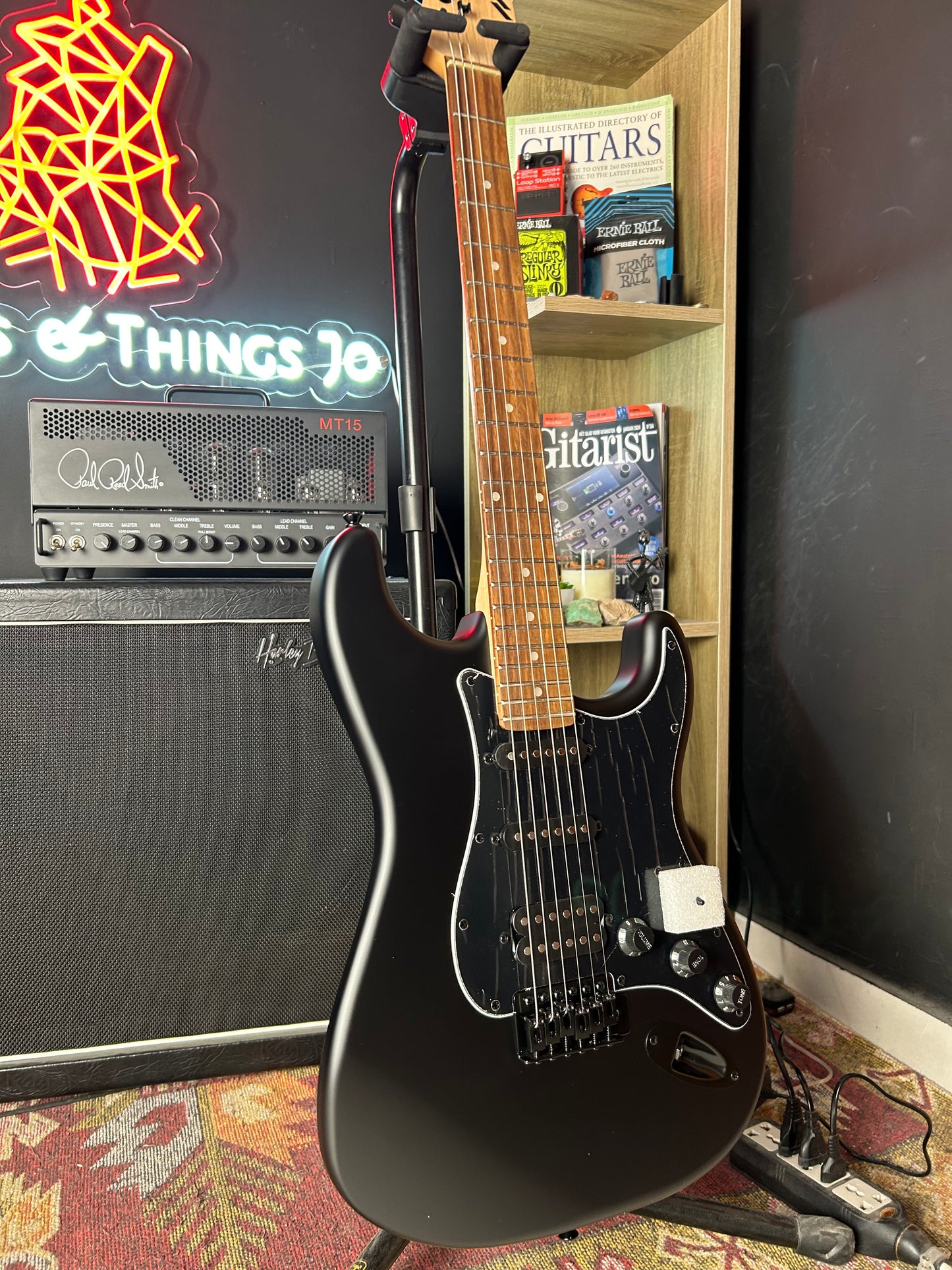 * Brand New * Moreno ST-100 HSS Electric Guitar + free bag and cable