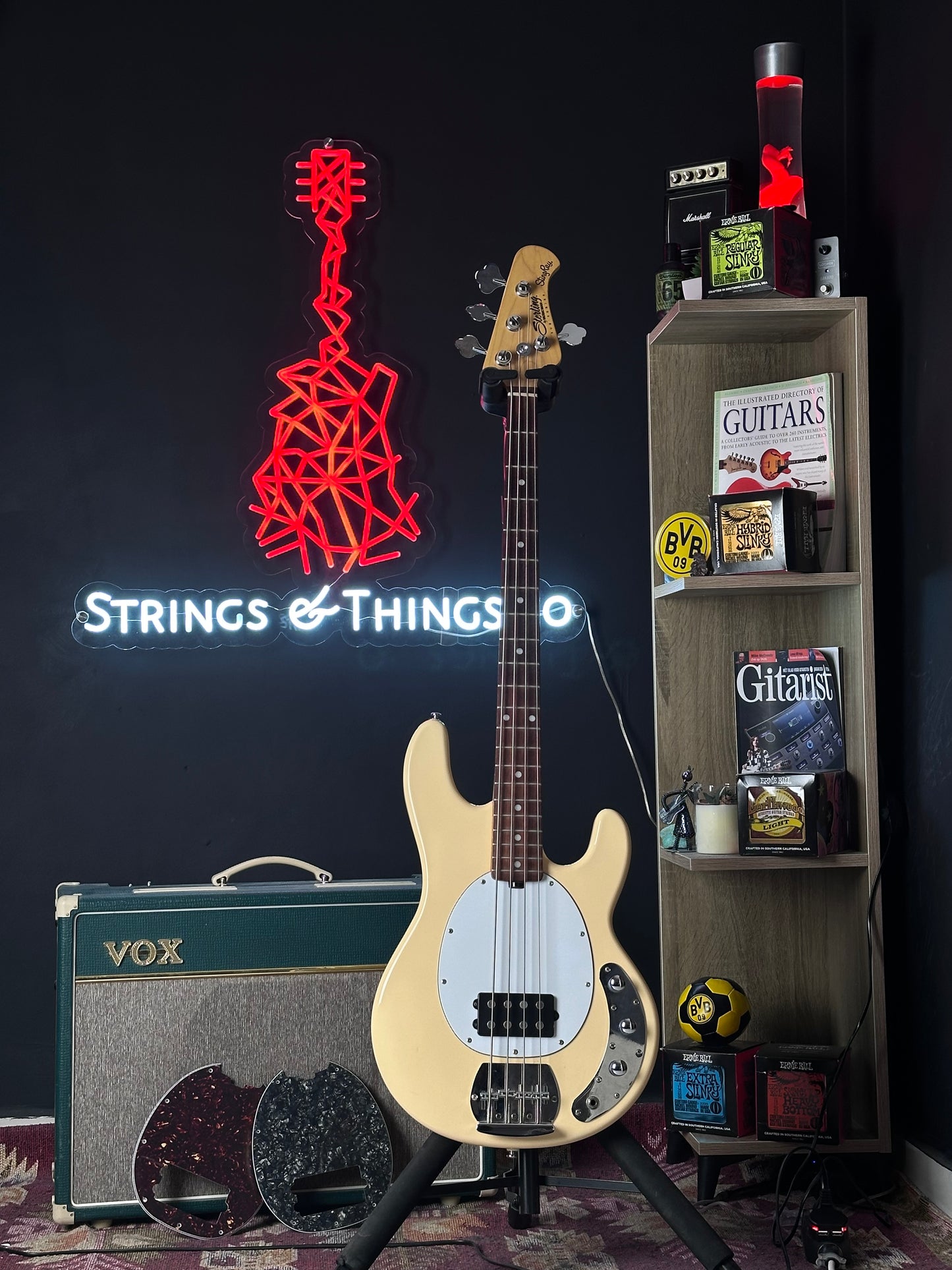 Sterling By Music Man StingRay 4 Bass + 2 extra pick guards