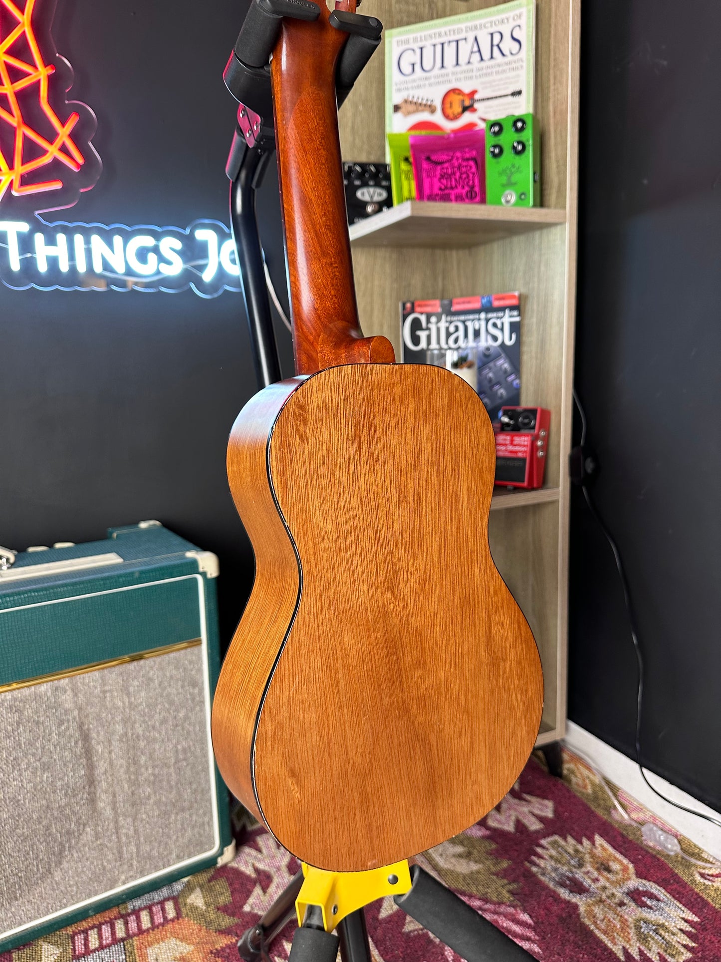 Yamaha GL-1 Guitalele