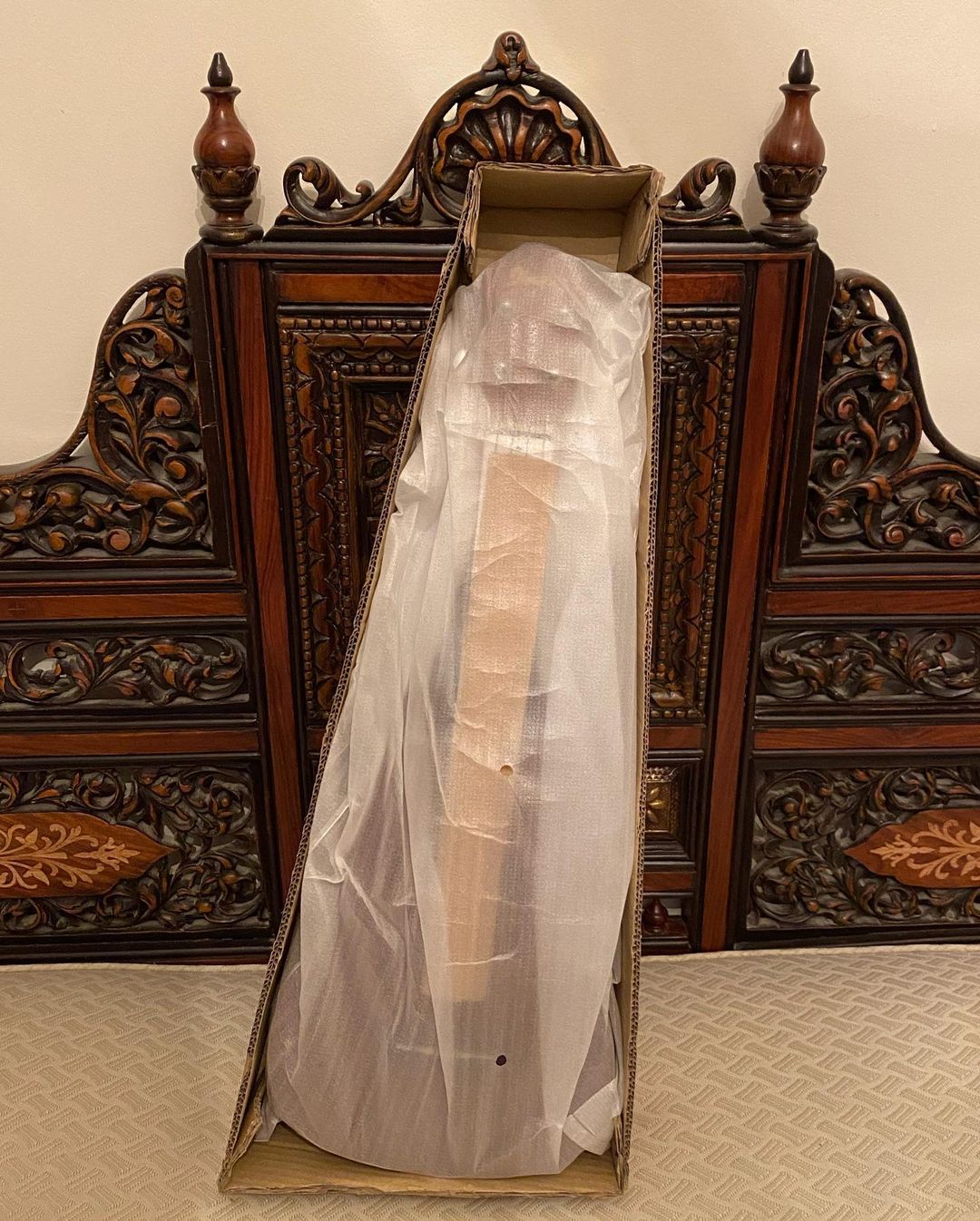 * Brand New * Ibanez UKC10 concert ukelele with bag