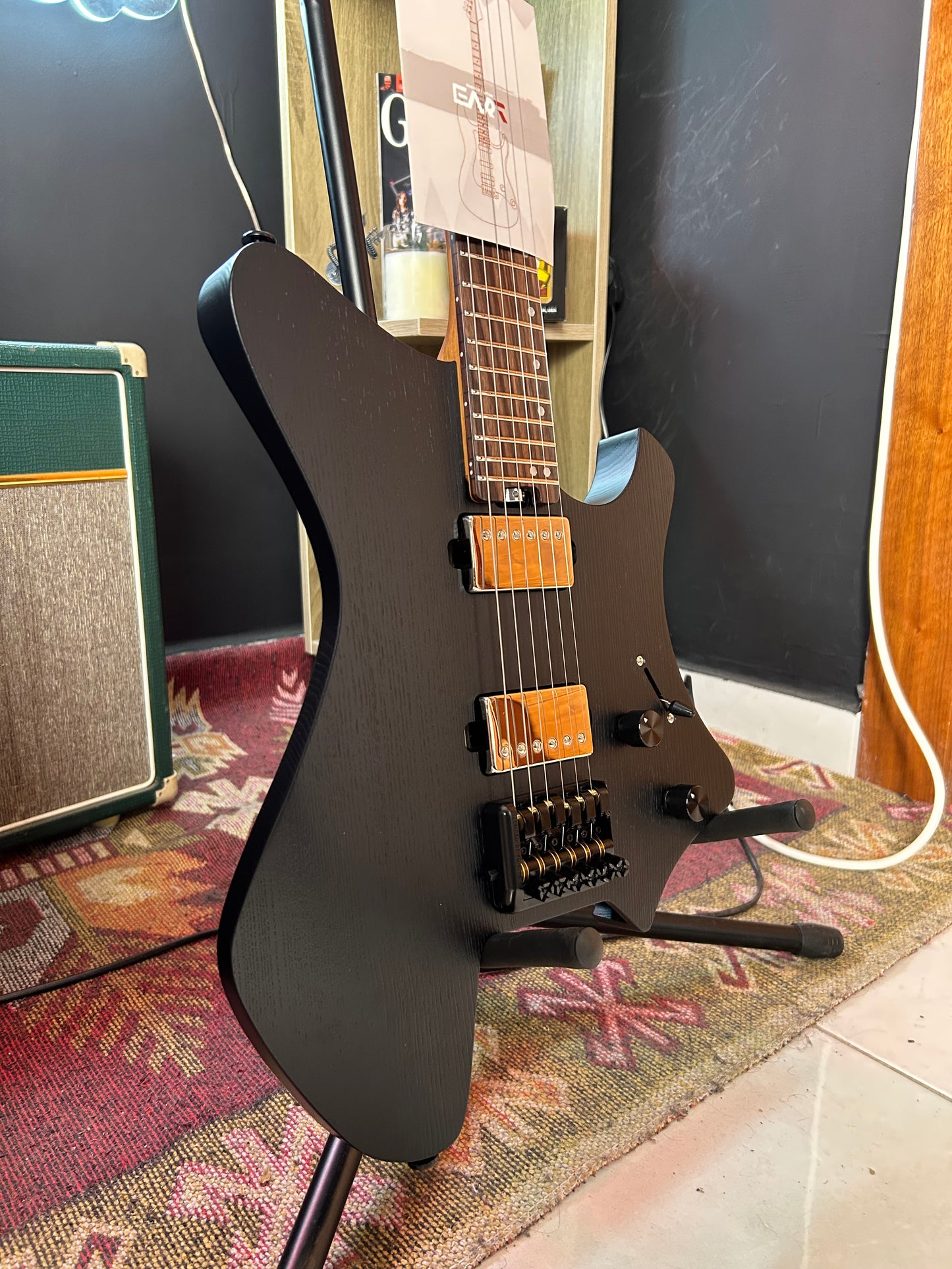 * Brand New * Eart Headless GW2 Satin Black Electric Guitar + Original carrying case