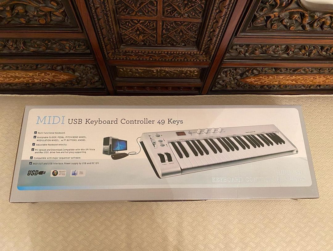 * Brand New * Moreno MC49 49 keys Midi Keyboard