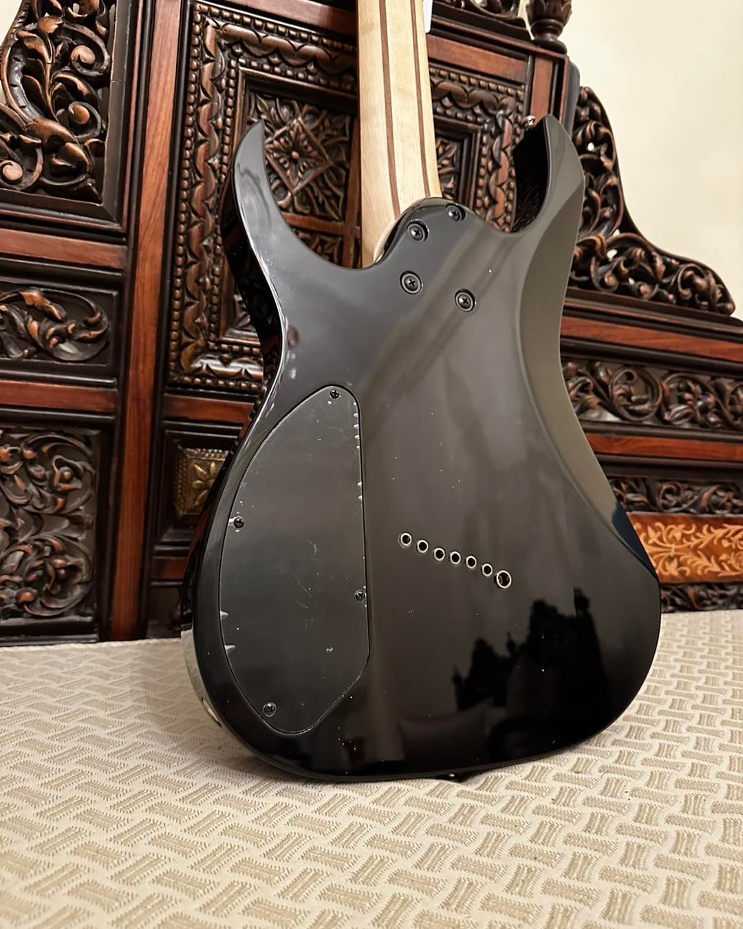 * Brand New * Ibanez Iron Label RGMS7 7 String multiscale Electric Guitar