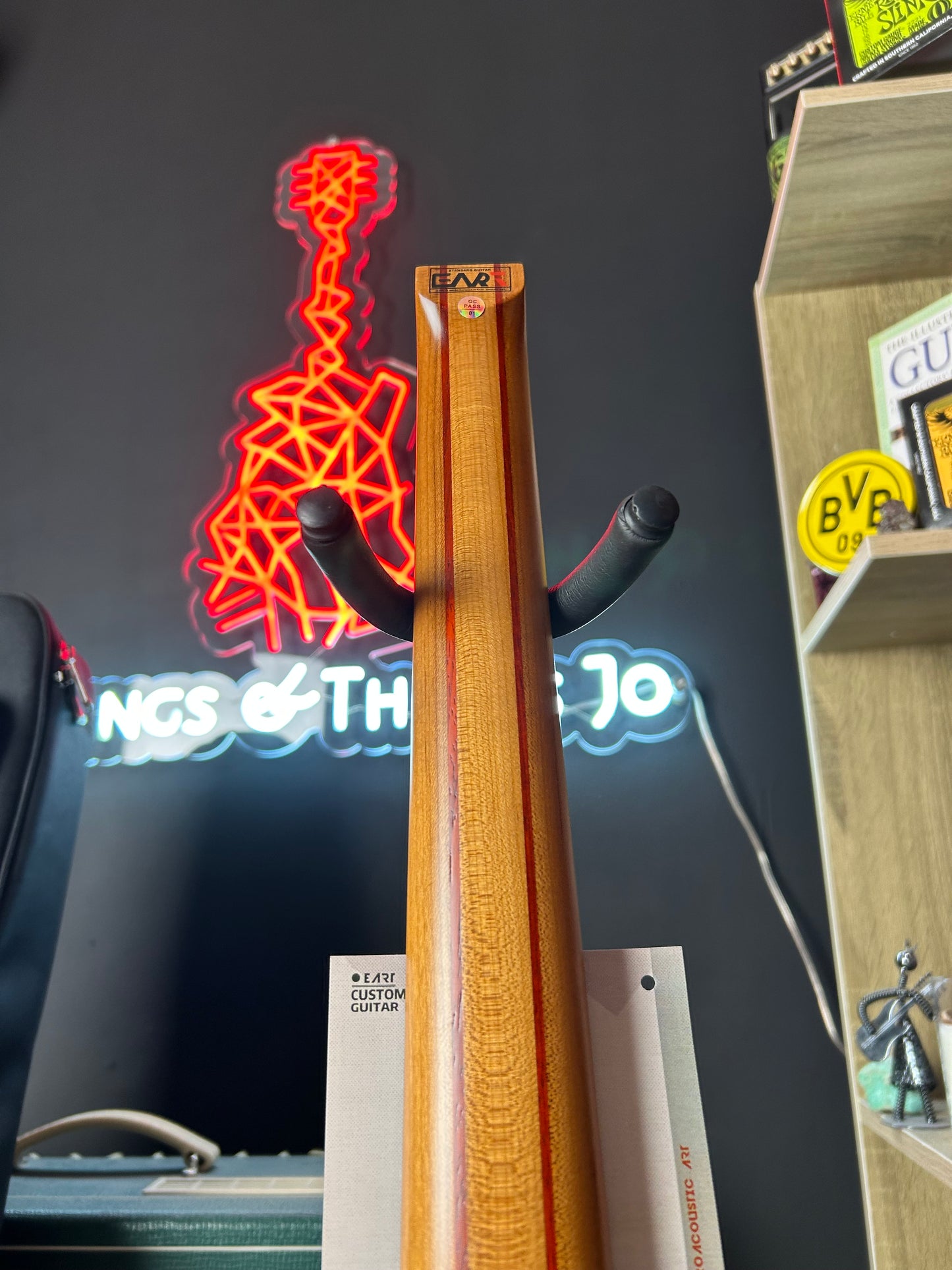 Eart Headless GW2 Poplar Burl Purple Electric Guitar + Original carrying case