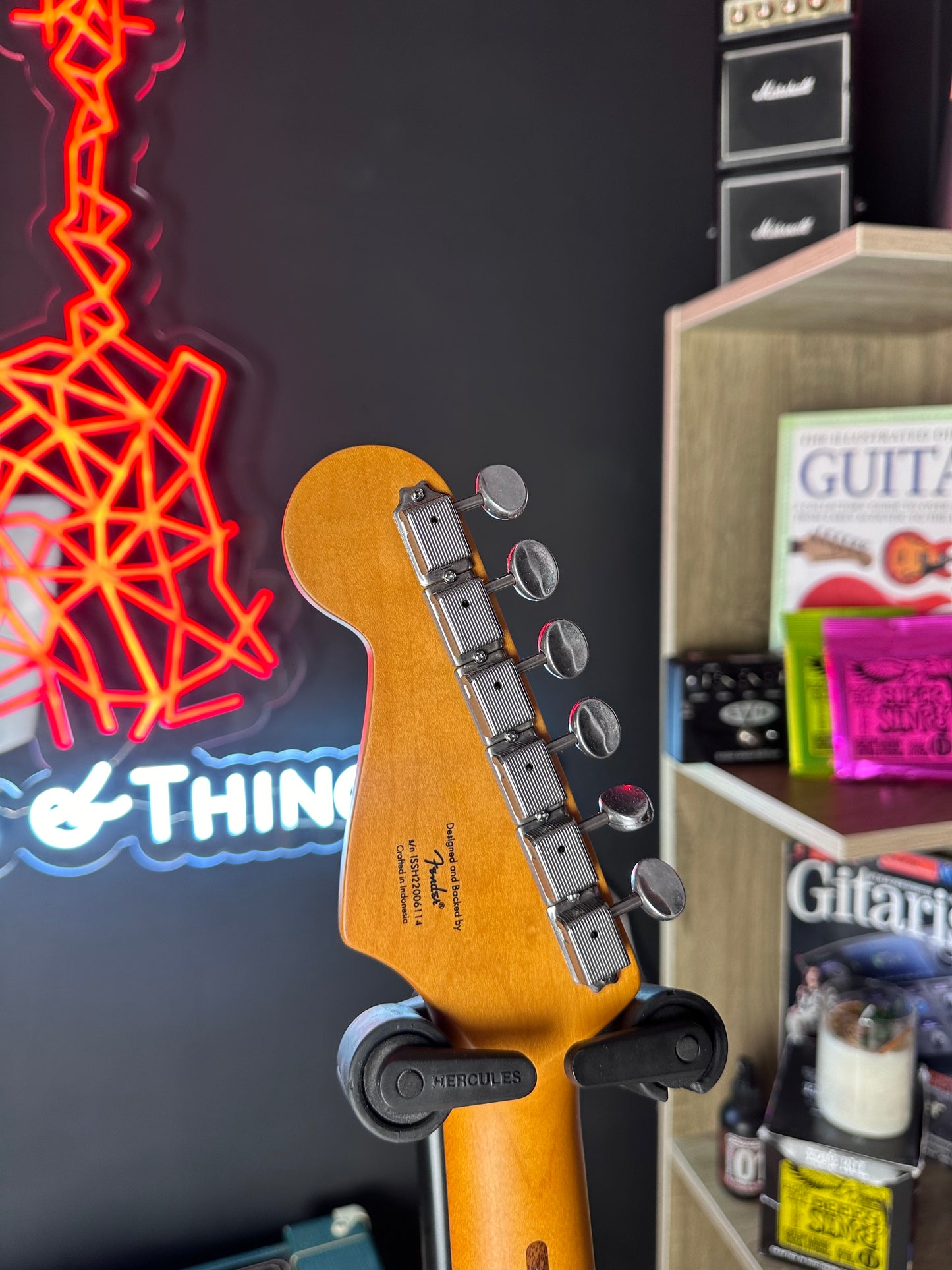 Squier 40th Anniversary
Stratocaster® Vintage Edition
Electric Guitar in Satin Sonic Blue