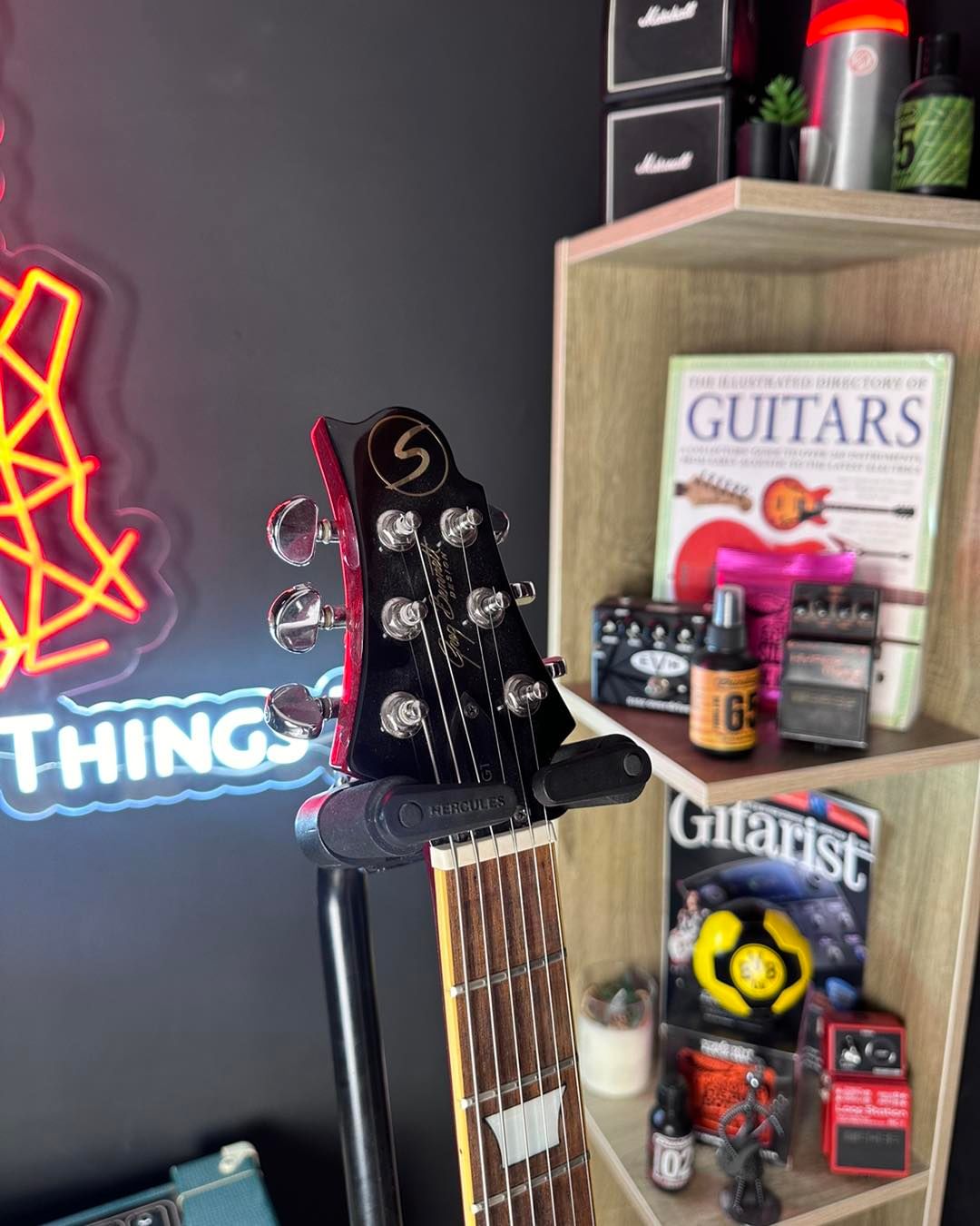 Samick GT-2/TR Red Quilt Top Flying V Electric Guitar