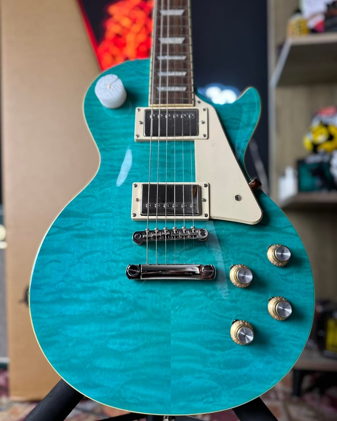 * Brand New * Epiphone Les Paul™ Standard Translucent Blue ‘60s Quilt Top Limited-Edition Electric Guitar
