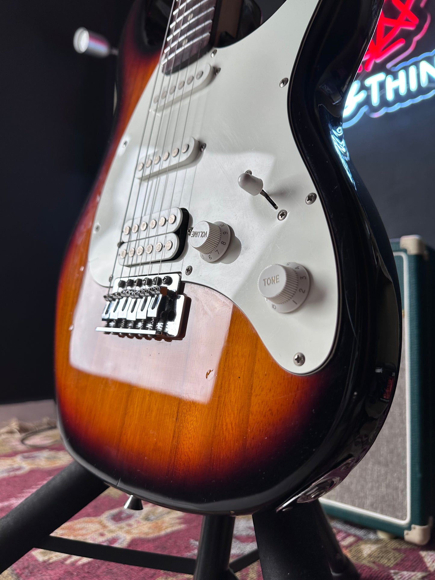 Peavey Raptor Plus HSS Electric Guitar