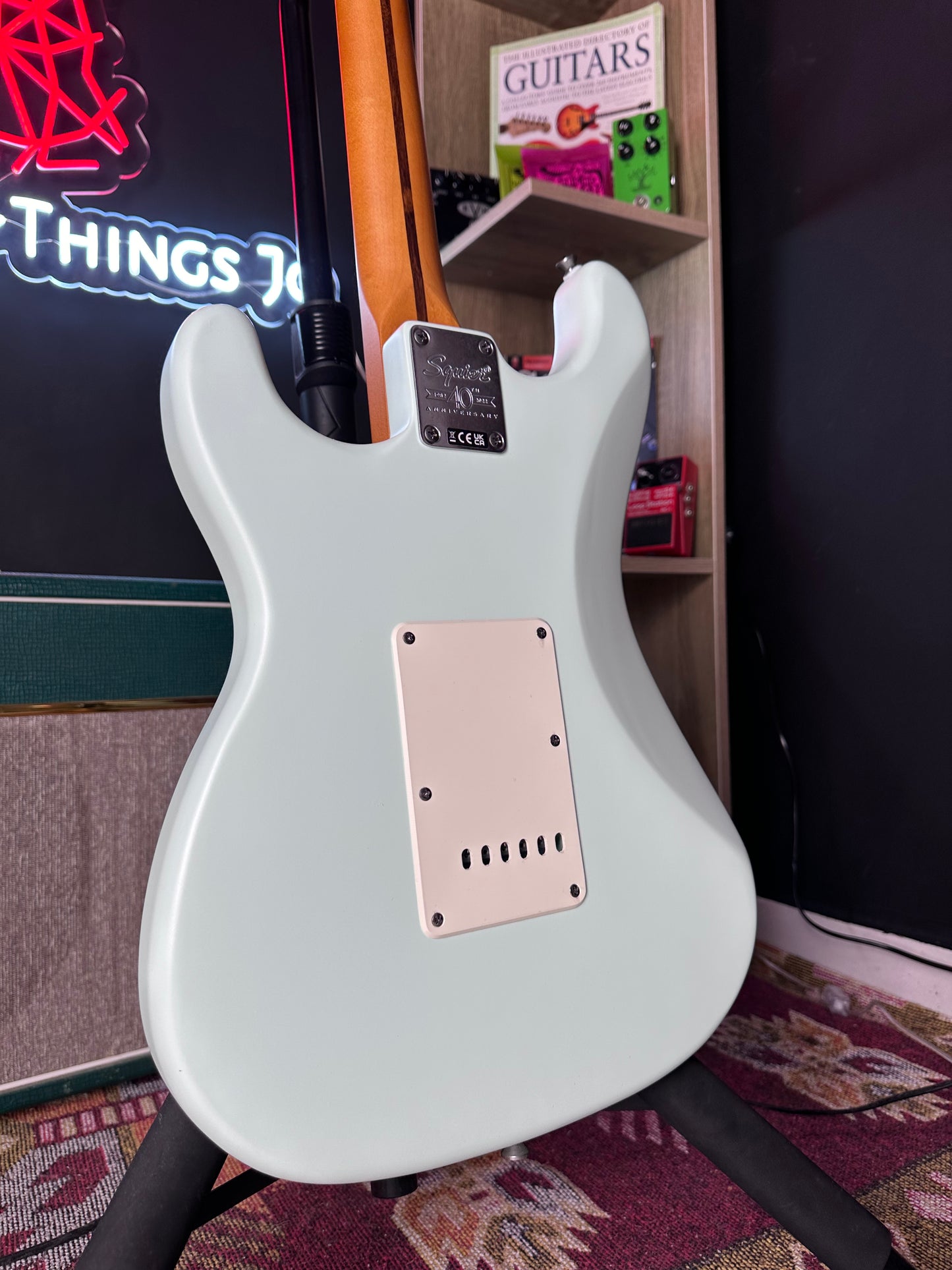 Squier 40th Anniversary
Stratocaster® Vintage Edition
Electric Guitar in Satin Sonic Blue