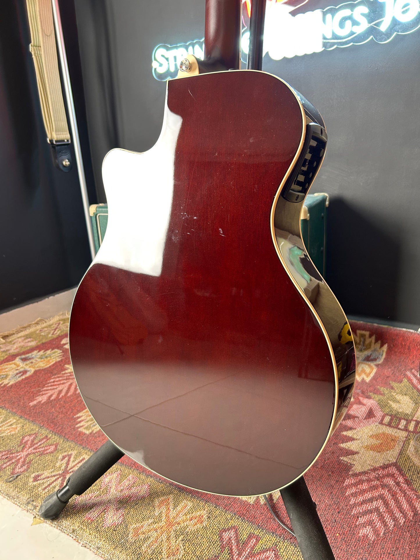 Yamaha APX600 Electro-Acoustic Guitar Nat