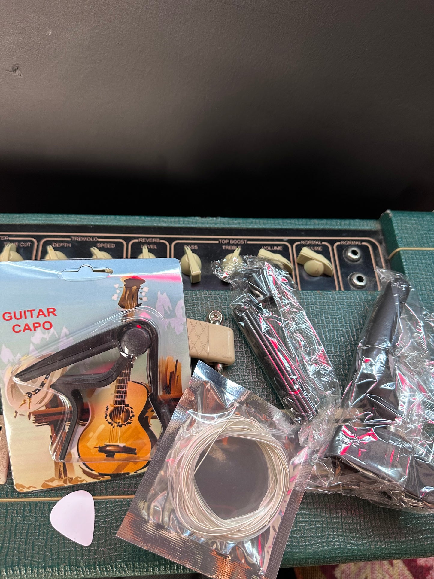 * Brand New * Moreno MCG40 classical guitar + Free Bag+Pack of accessories! (Demo Video 2nd slide)