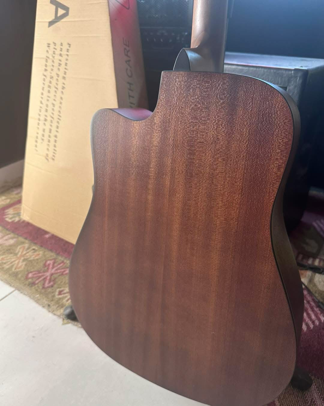 * Brand New * Saga SF600C Acoustic Guitar with cutaway