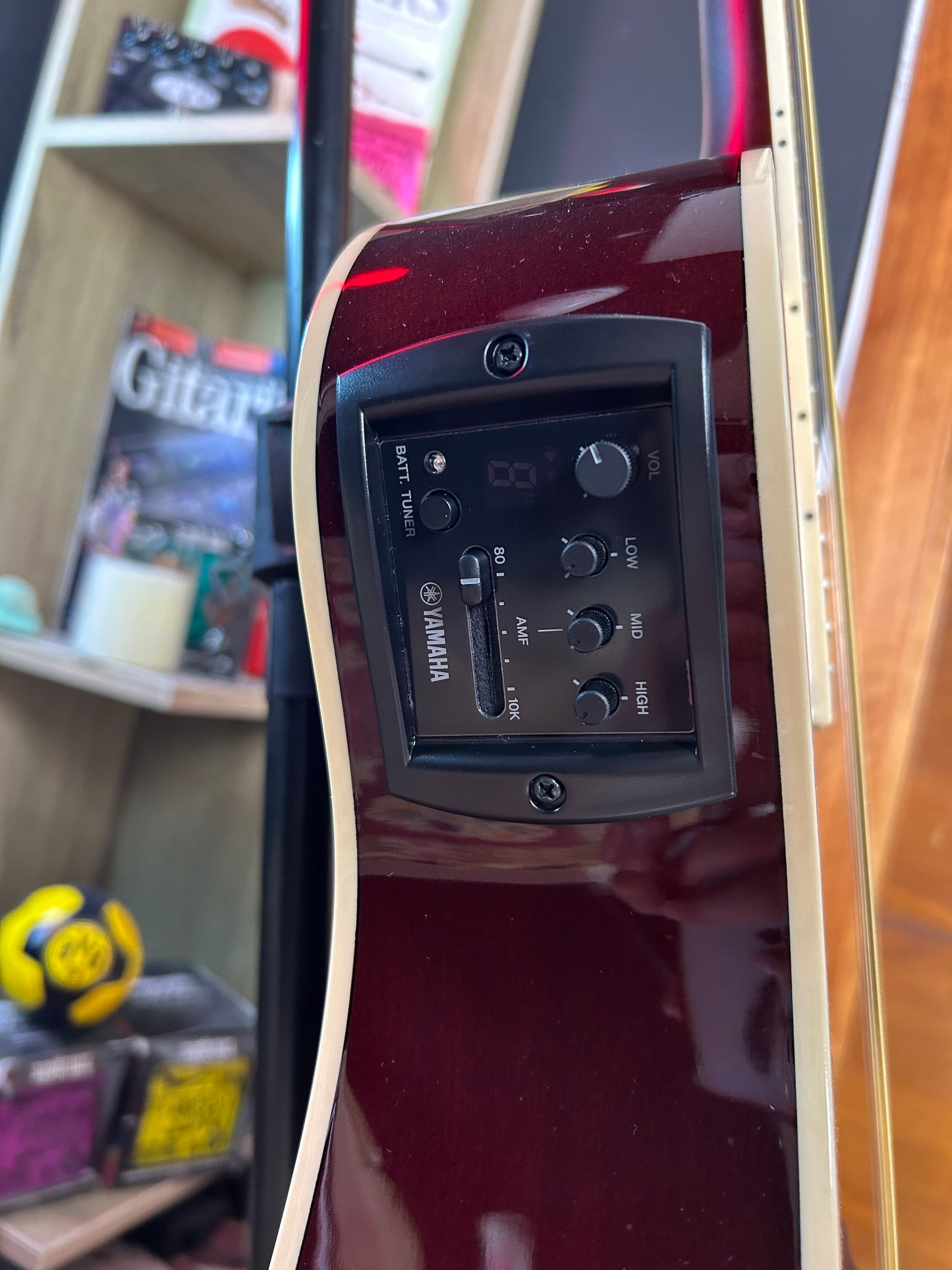 Yamaha APX600 Electro-Acoustic Guitar Nat