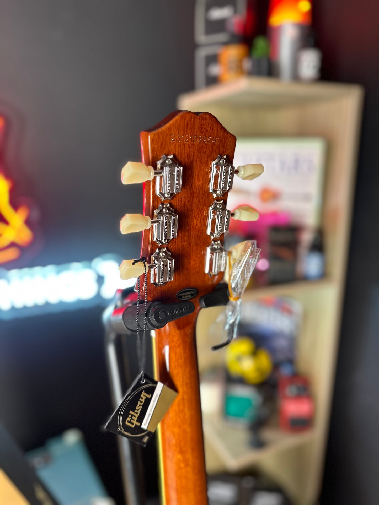 * Brand New * Epiphone Les Paul™ Standard ‘50s Gold Top (Metallic Gold) Electric Guitar