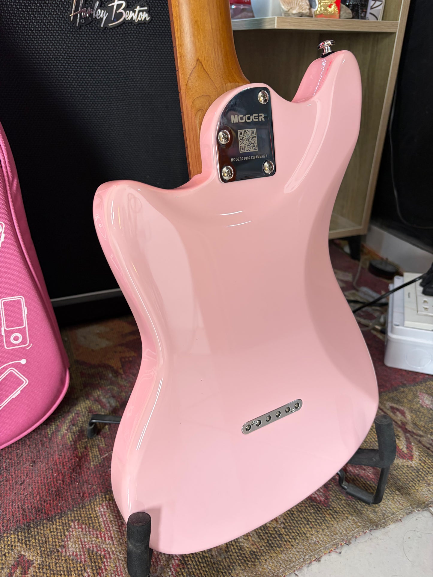* Brand New * Mooer MLT10 Candy Pink Electric Guitar