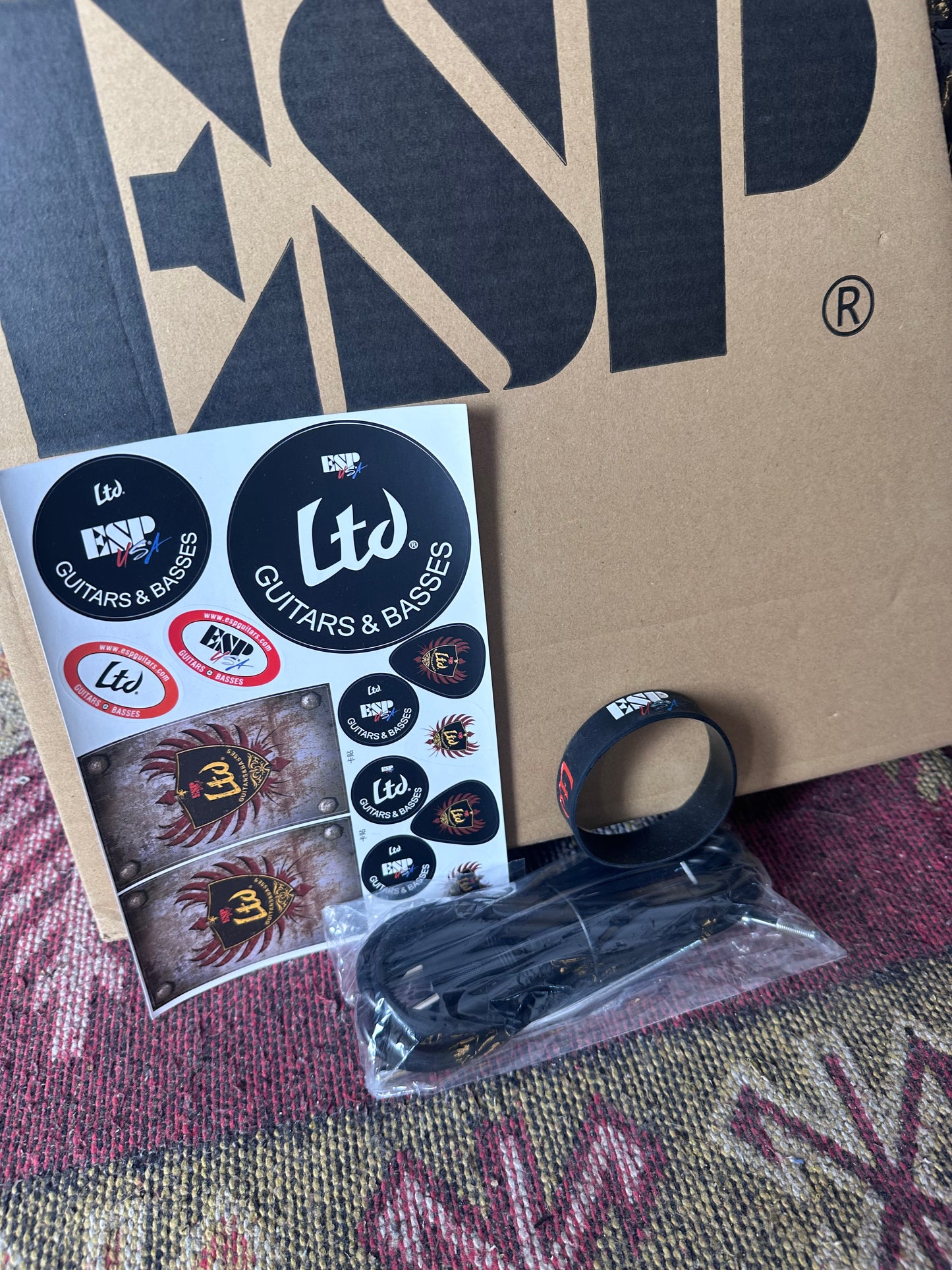 * Brand New * ESP LTD MT-130 HSH BK Electric Guitar Pack