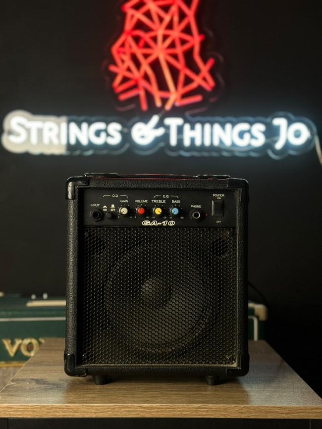GA-10 Guitar amplifier
