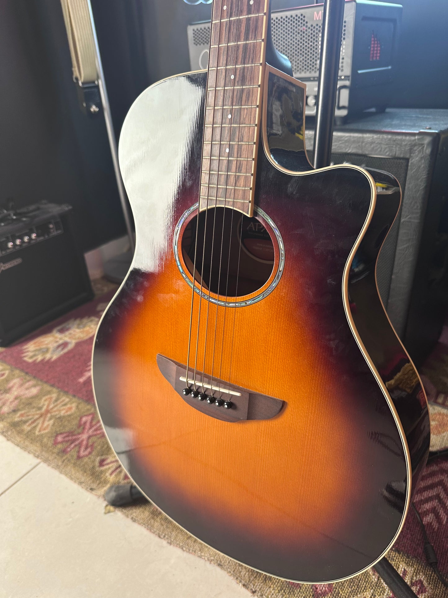 Yamaha APX600 Electro-Acoustic Guitar Sunburst