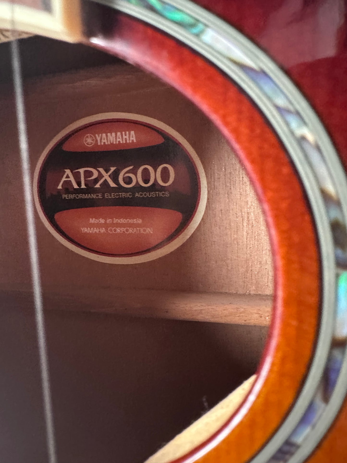 Yamaha APX600 Electro-Acoustic Guitar Sunburst