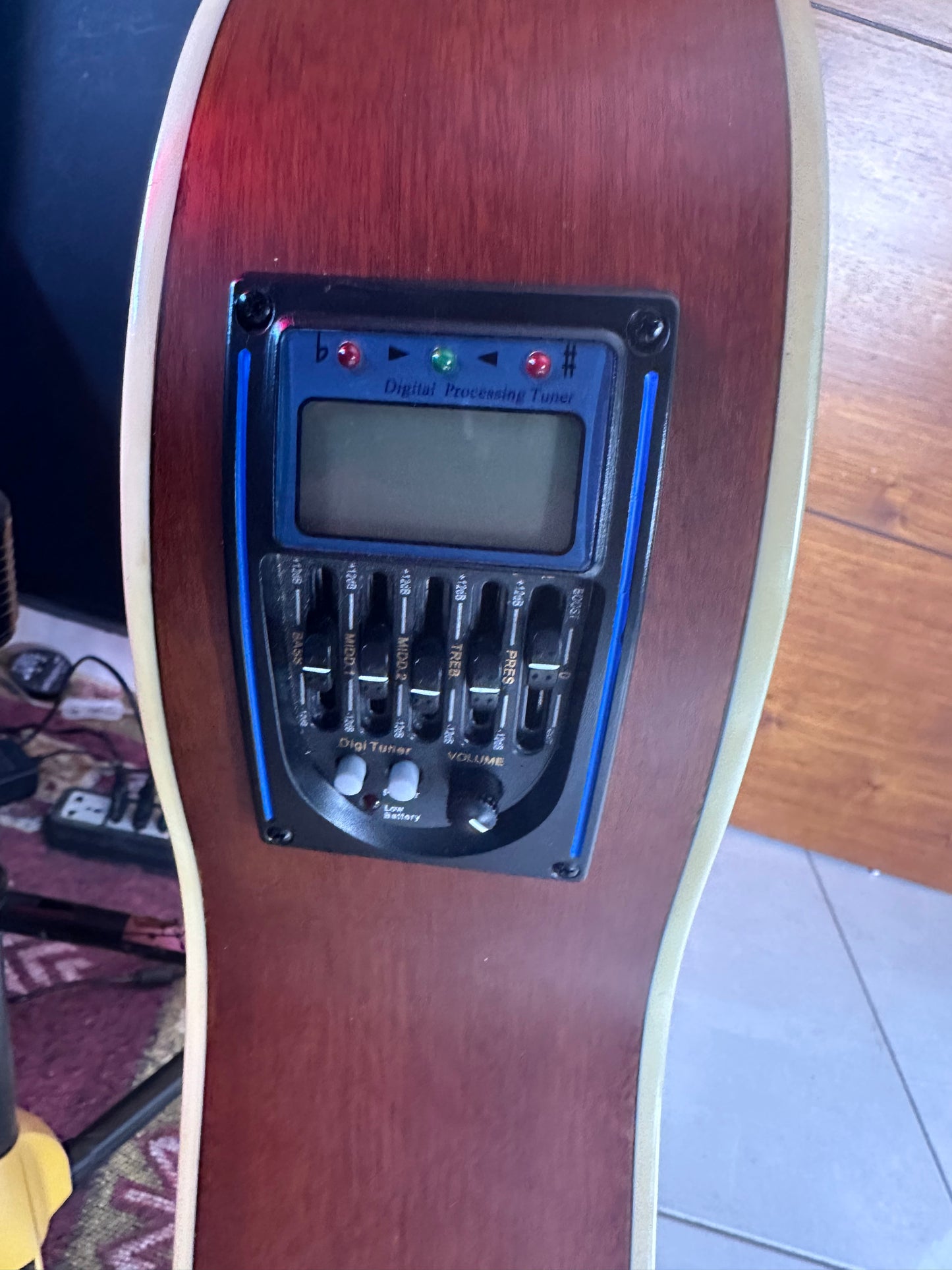 Moreno MC50EQ classical/electric guitar
