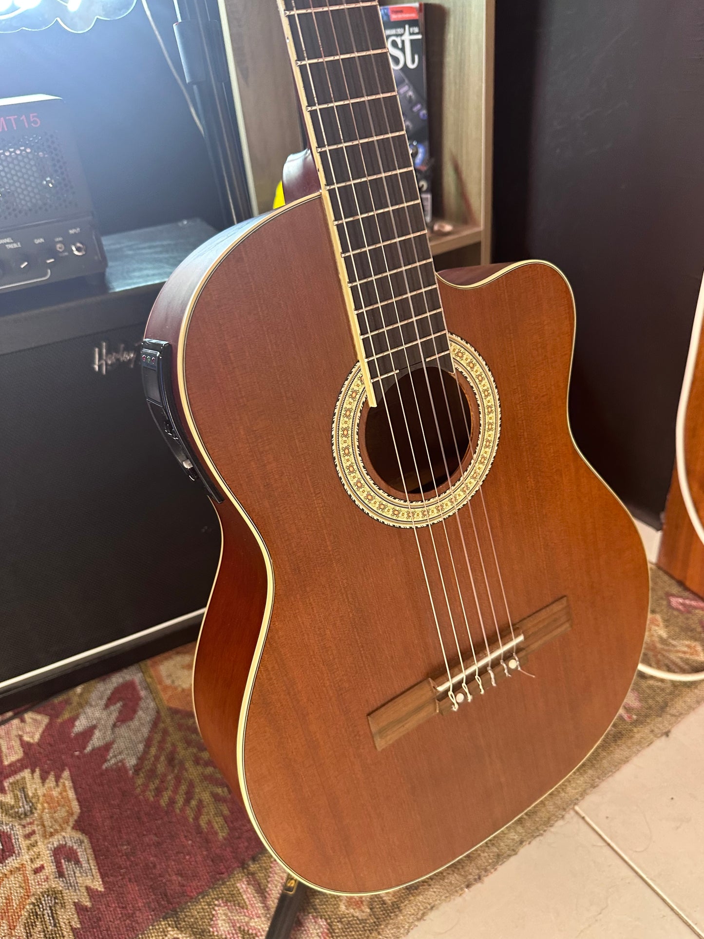 Moreno MC50EQ classical/electric guitar