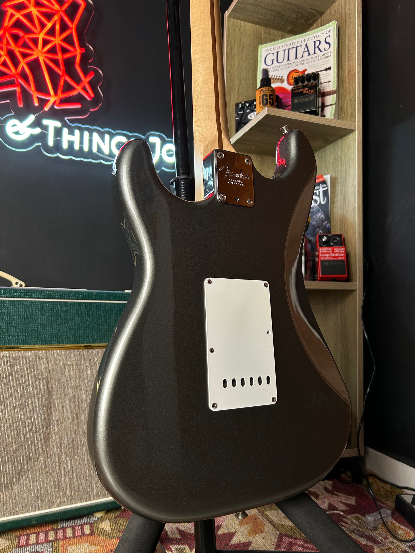 Fender Eric Clapton Signature Stratocaster® Pewter Electric Guitar