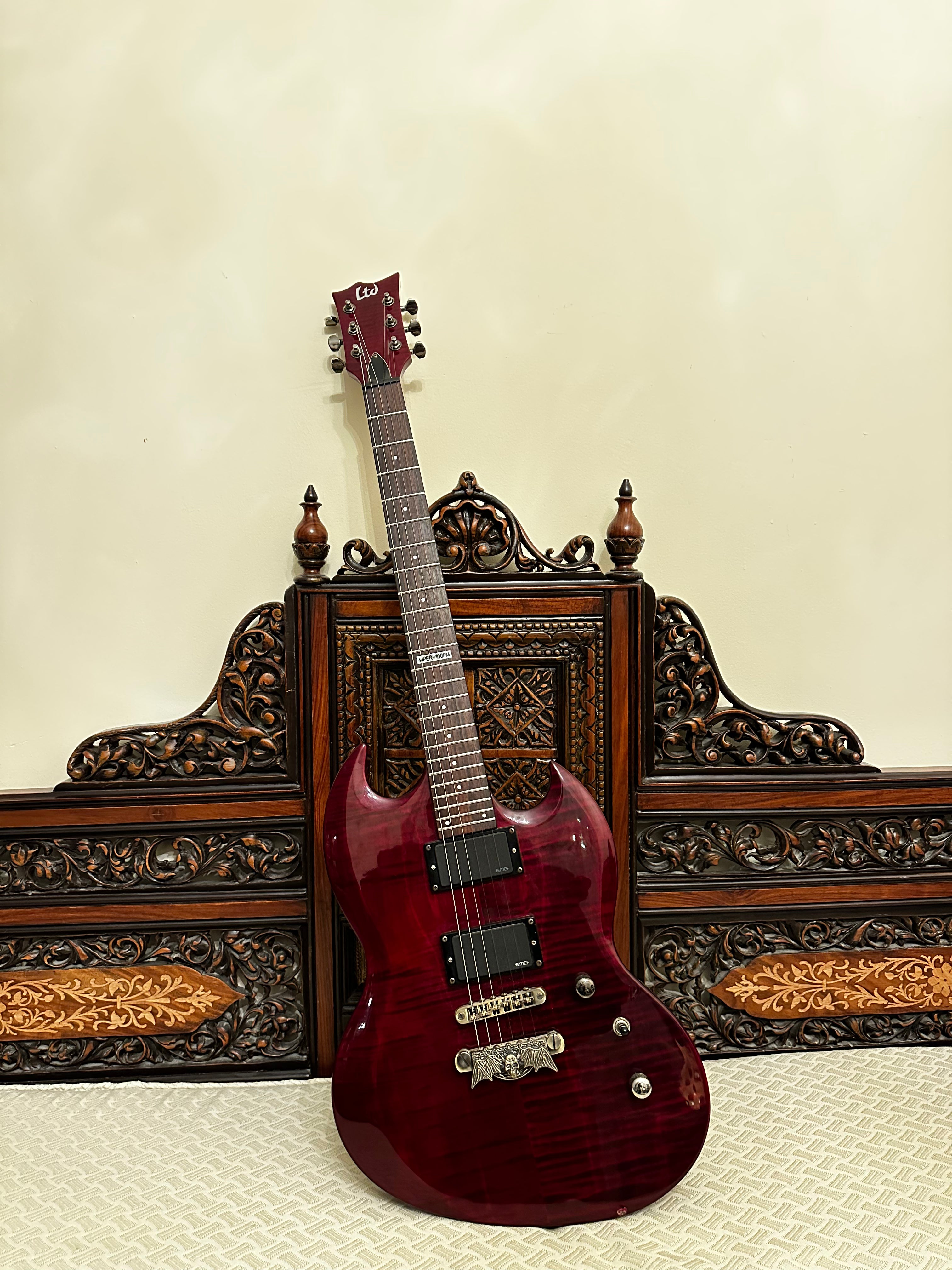 ESP LTD Viper 100 FM upgraded with EMG 81/60 Strings & Things Jo