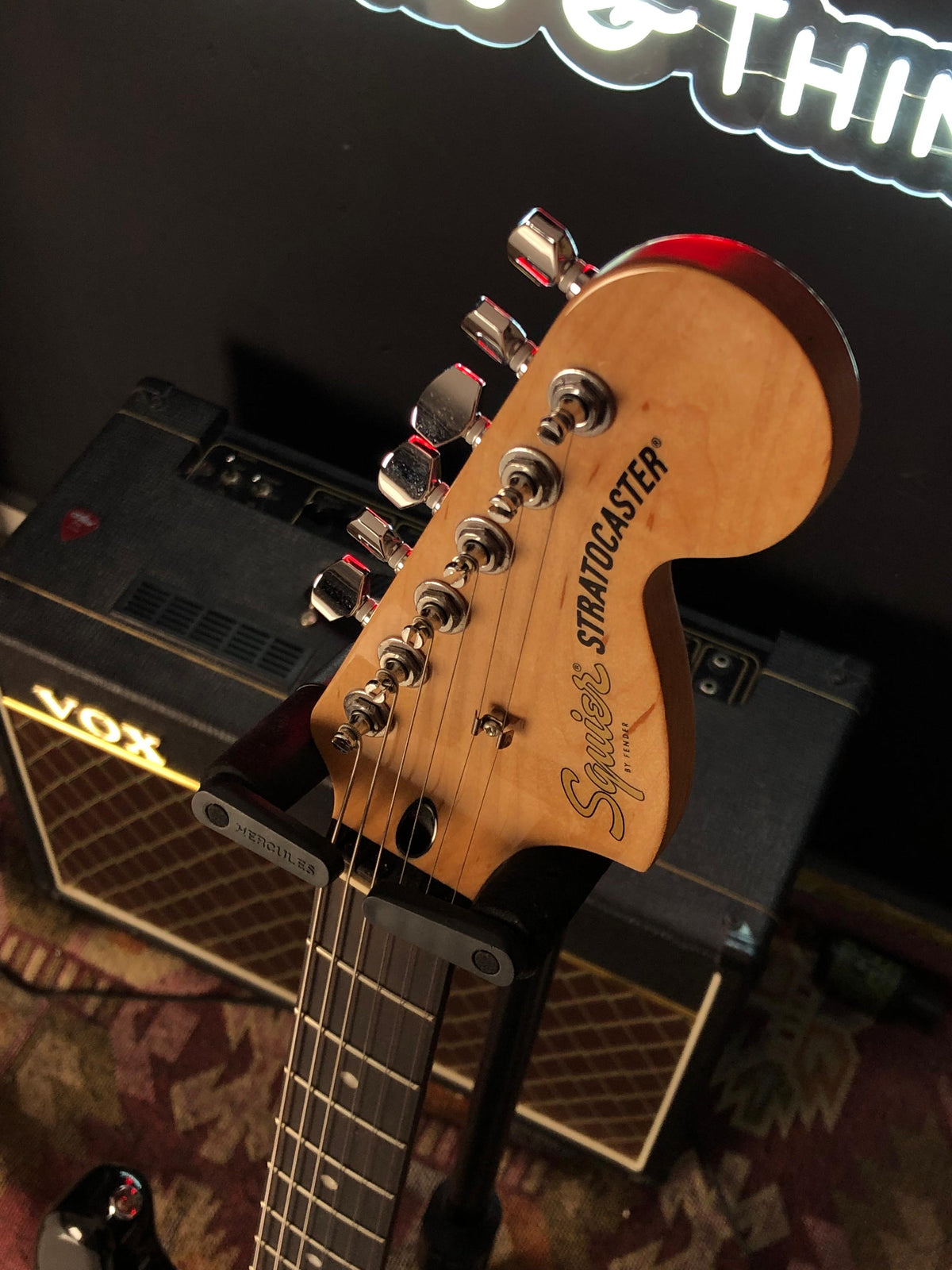 Squier FSR Affinity Series ™ Stratocaster® HSS Metallic Black