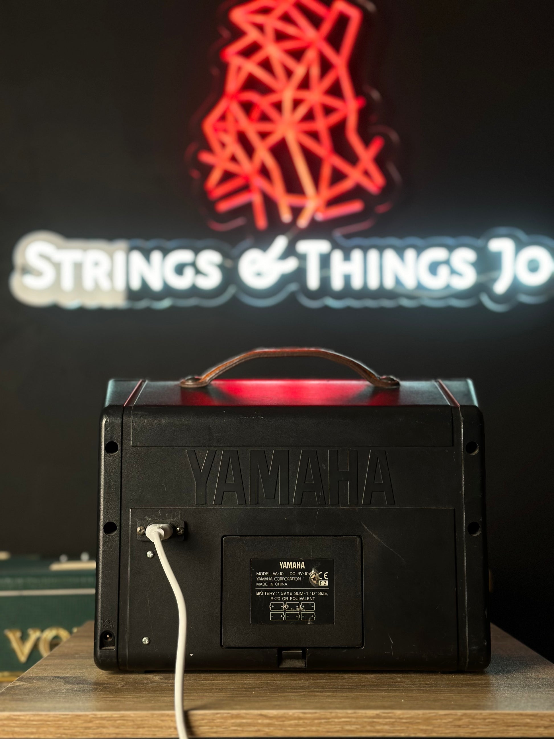 Yamaha VA10 2 channel desktop guitar amp with effects Yamaha VA10 2 channel desktop guitar amp with effects