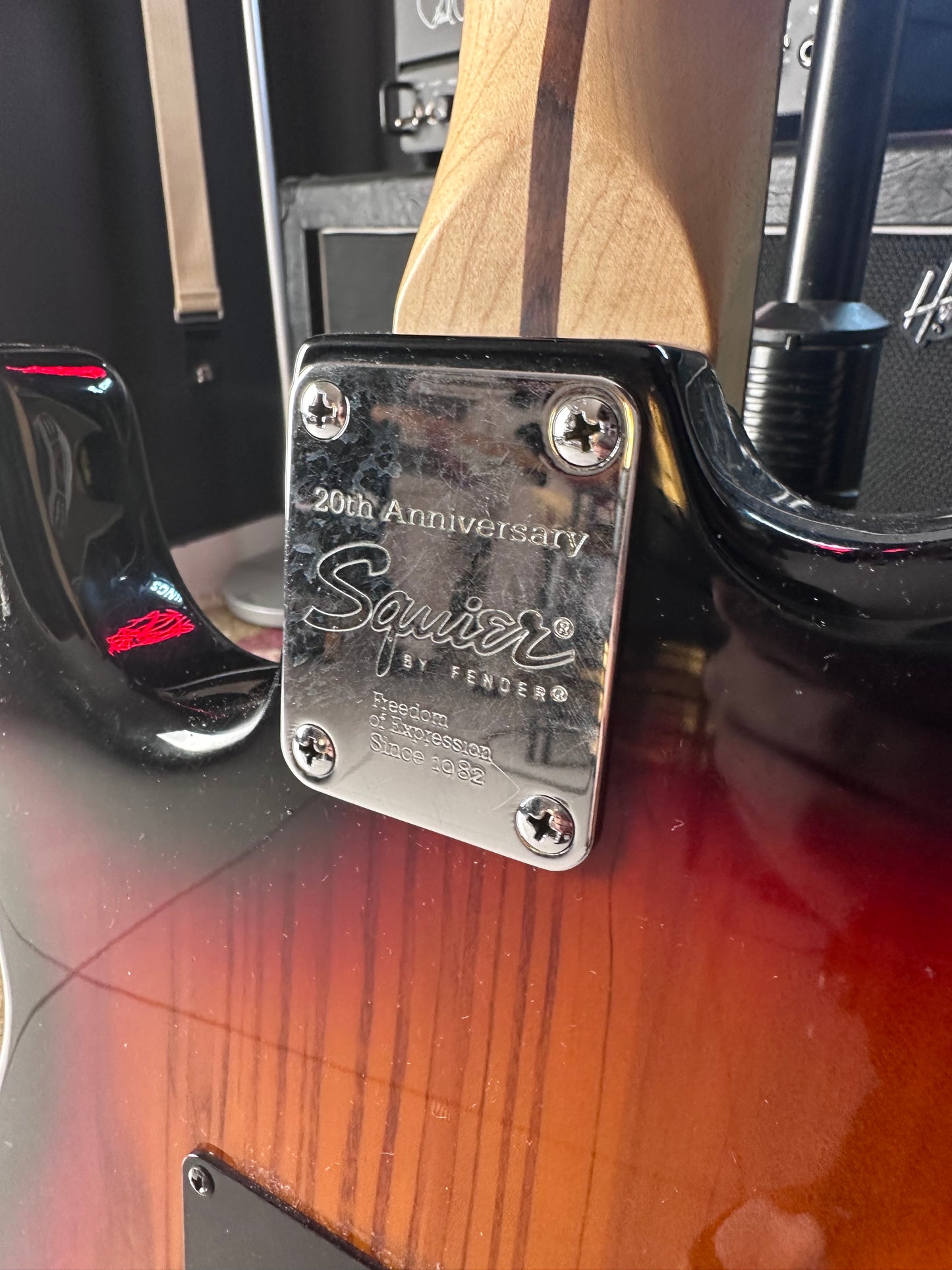 Squier Stratocaster HH 20th Anniversary Sunburst