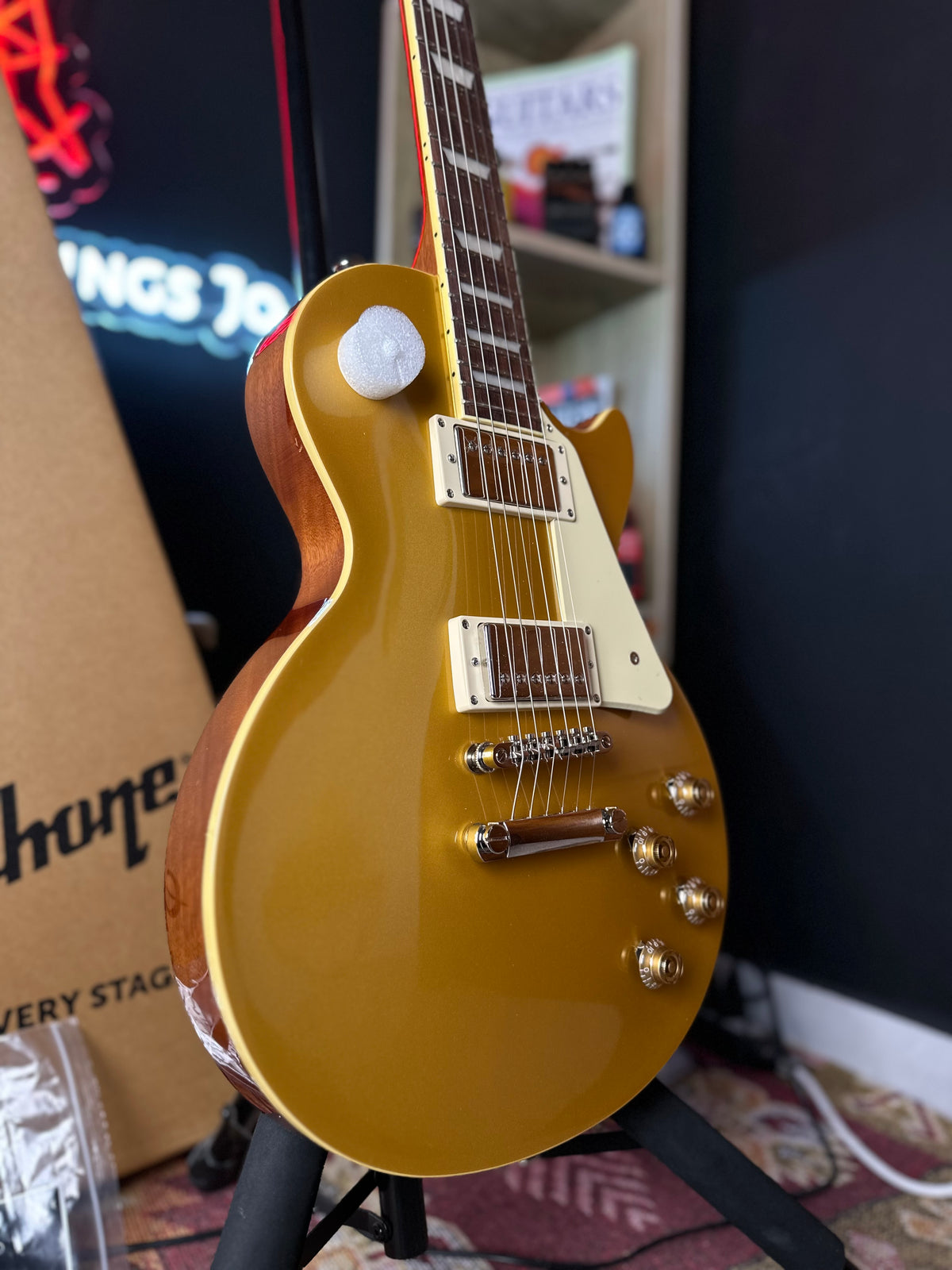 * Brand New * Epiphone Les Paul™ Standard ‘50s Gold Top (Metallic Gold) Electric Guitar * Brand New * Epiphone Les Paul™ Standard ‘50s Gold Top (Metallic Gold) Electric Guitar