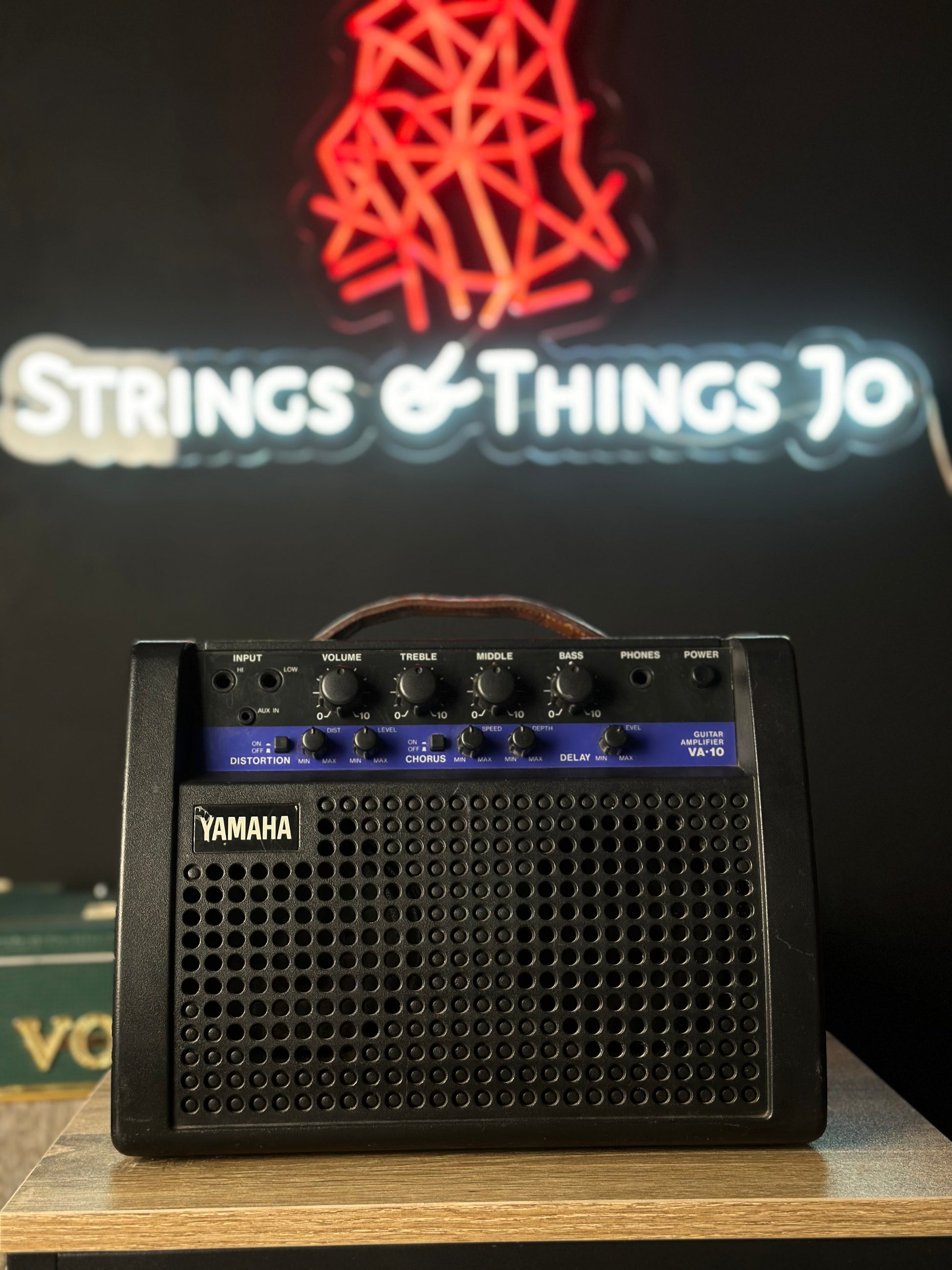 Yamaha VA10 2 channel desktop guitar amp with effects Yamaha VA10 2 channel desktop guitar amp with effects