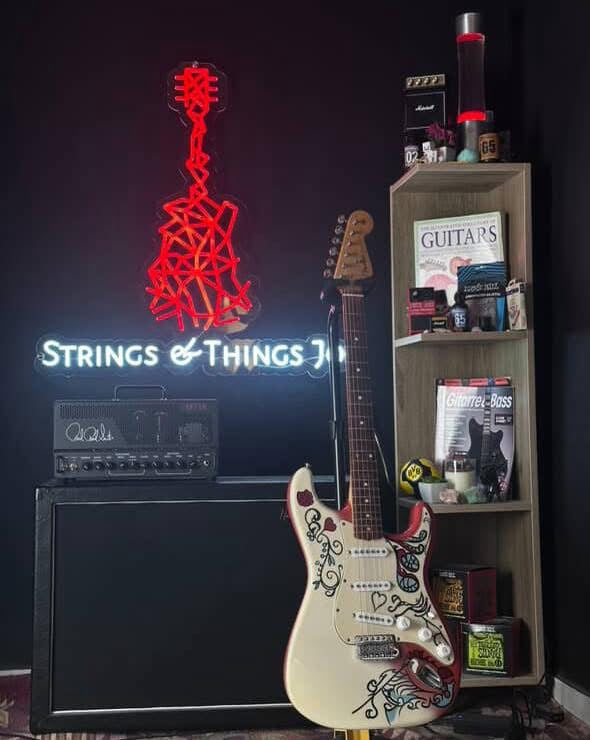 Fender Jimi Hendrix Monterey Stratocaster 2017 Limited Edition Electric Guitar