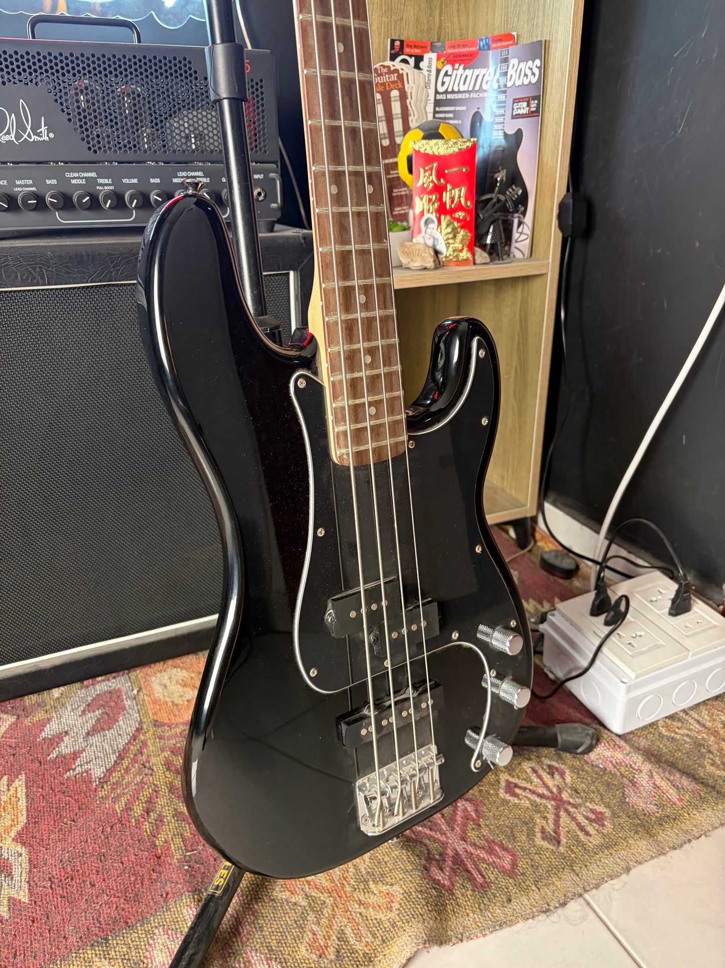 Squier Affinity PJ Bass Gloss Black
