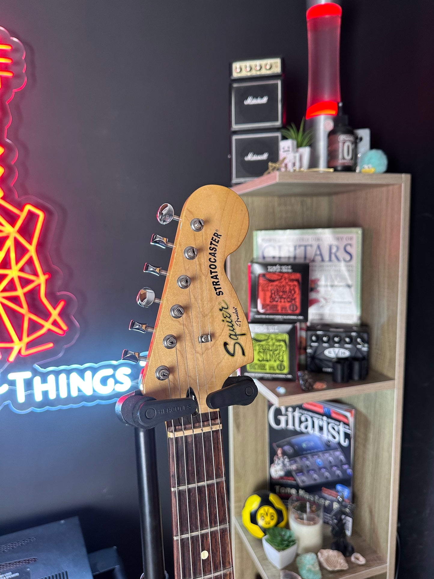 Squier Vintage Modified Stratocaster Sunburst Electric Guitar