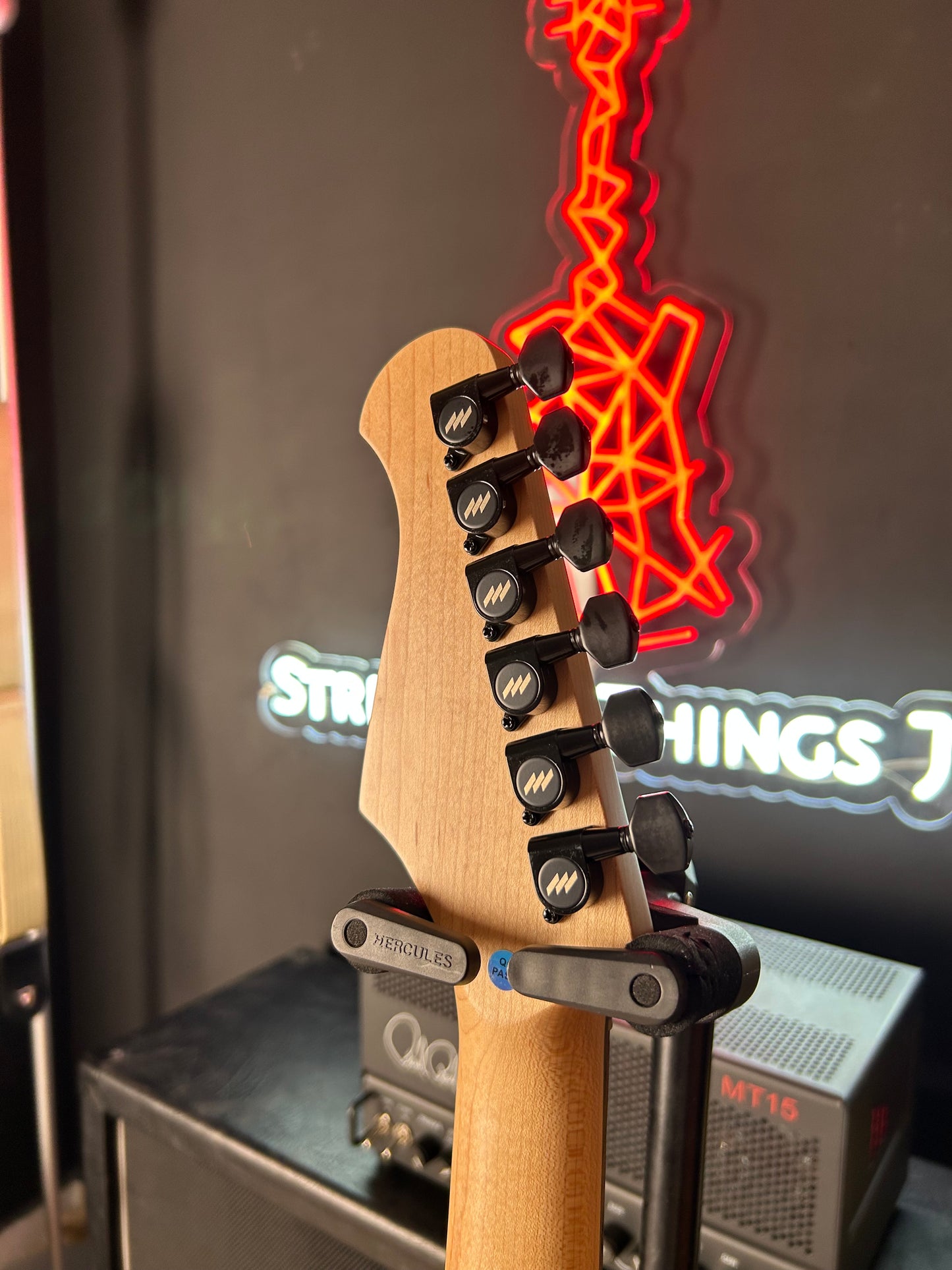 * Brand New * Moreno ST-100 HSS Electric Guitar + free bag and cable