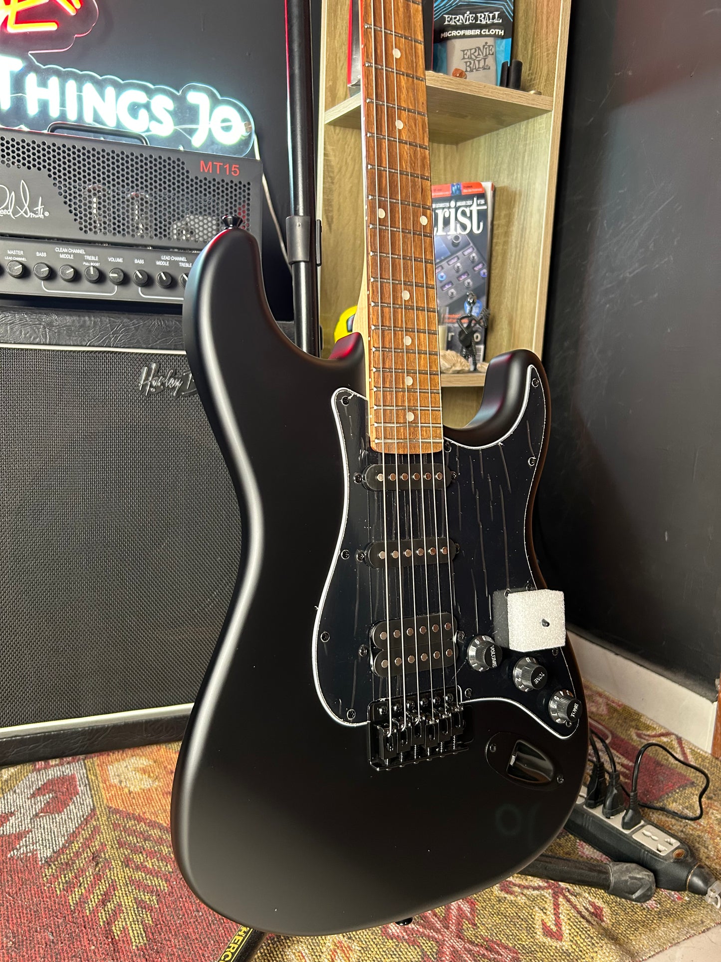 * Brand New * Moreno ST-100 HSS Electric Guitar + free bag and cable