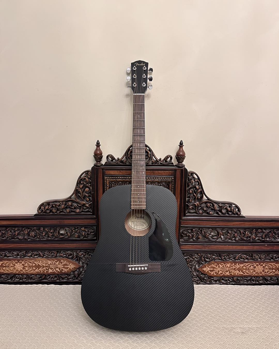 Fender CD60 V2 BLK Carbon Fiber wrap acoustic guitar