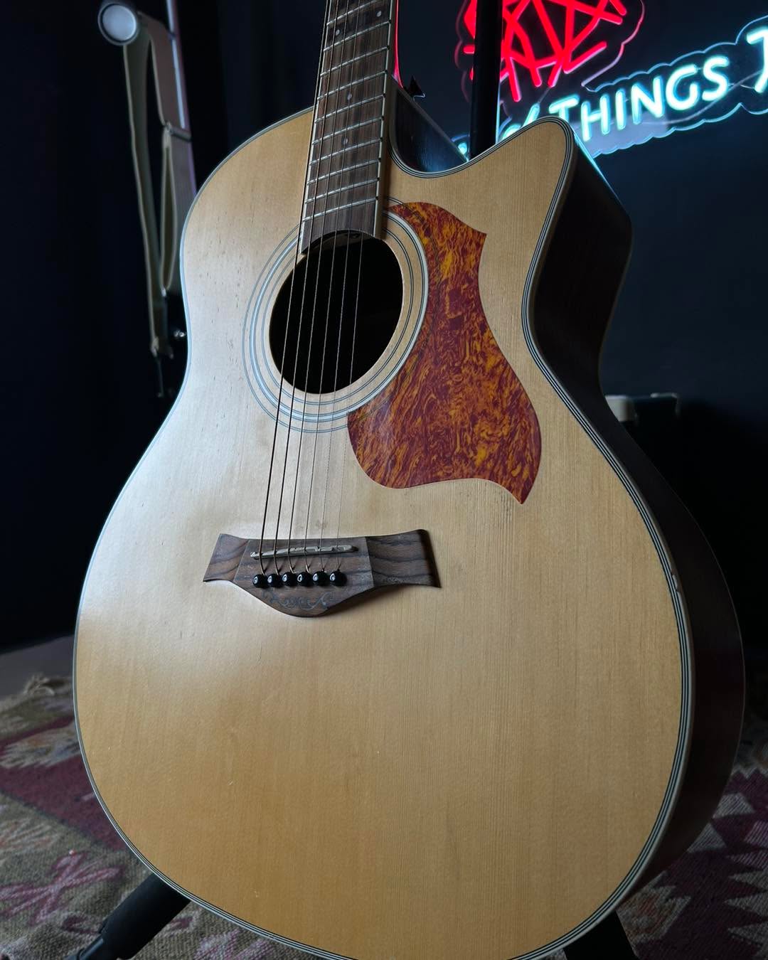 Enya EAG-40NACE 40″ Cutaway Acoustic-Electric