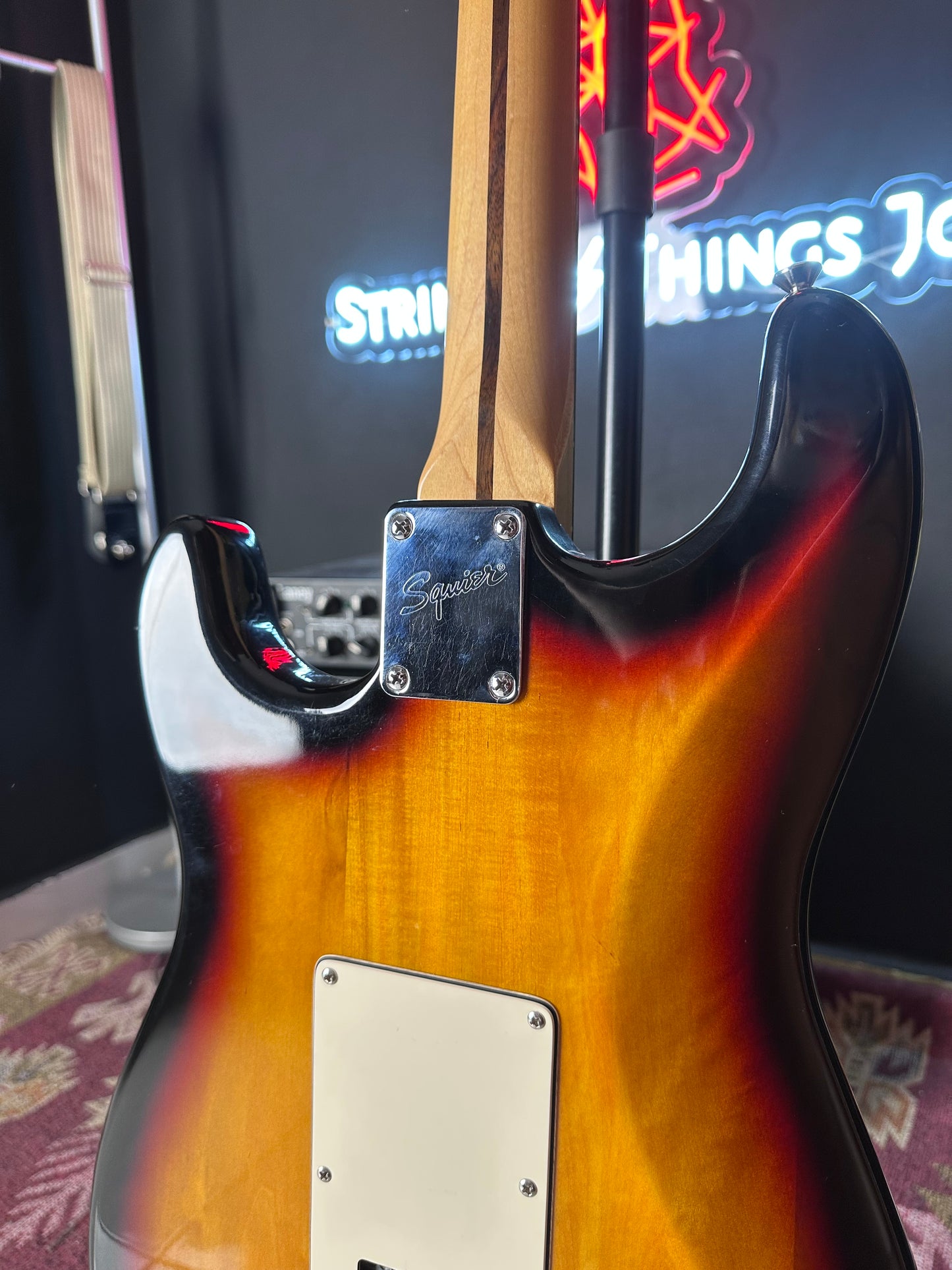 Squier Vintage Modified Stratocaster Sunburst Electric Guitar