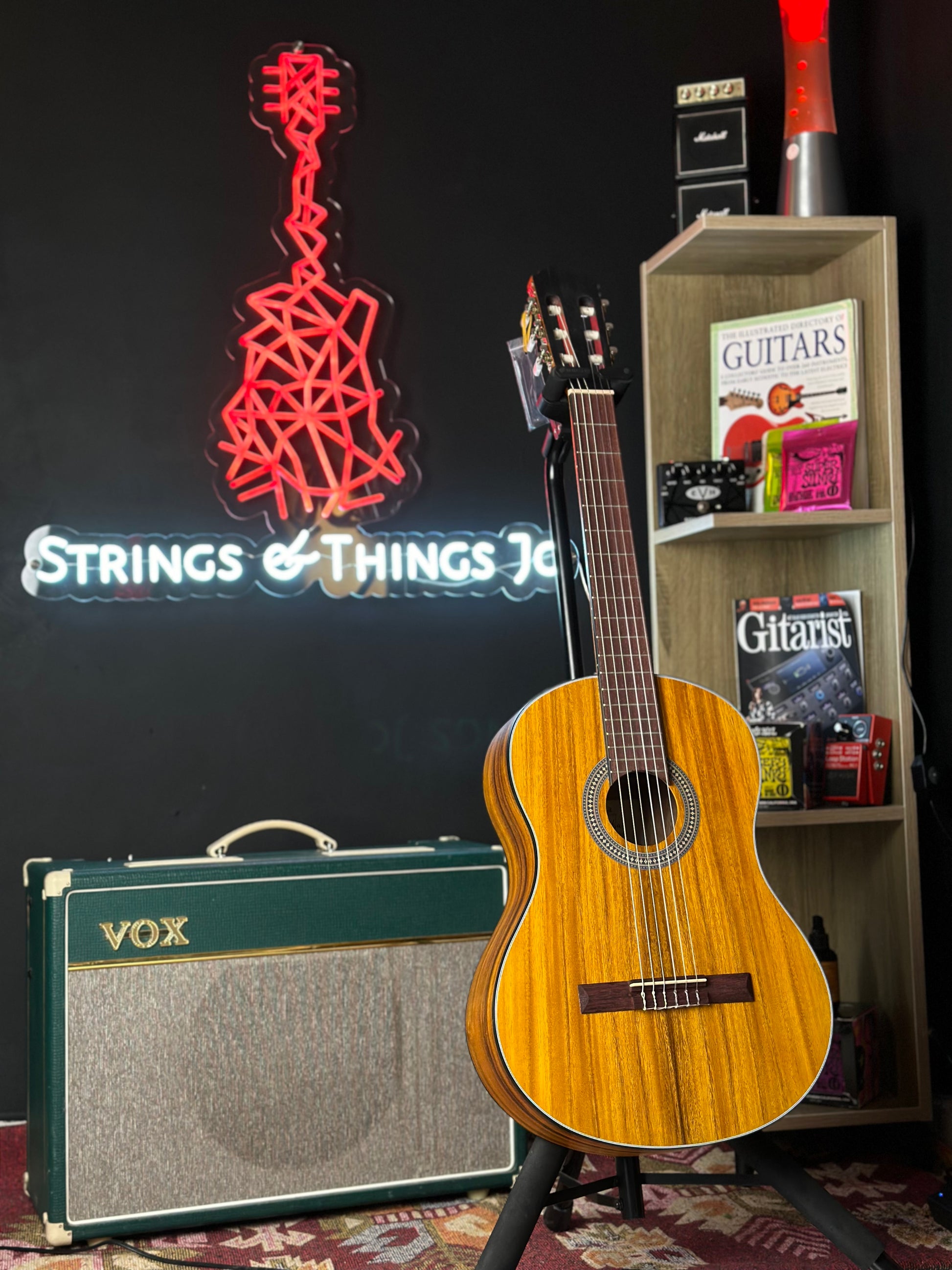 * Brand New * Admira Toba Classical Guitar * Brand New * Admira Toba Classical Guitar