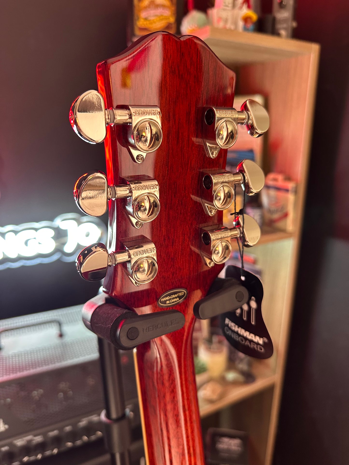 * Brand New * Epiphone Hummingbird™ Studio Acoustic-Electric Guitar