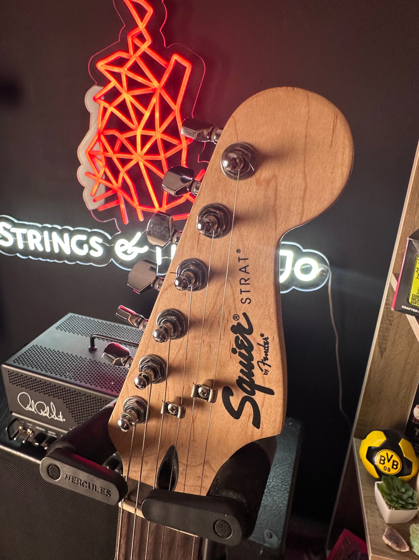 Squier by Fender Mini Strat (3/4sized) electric guitar