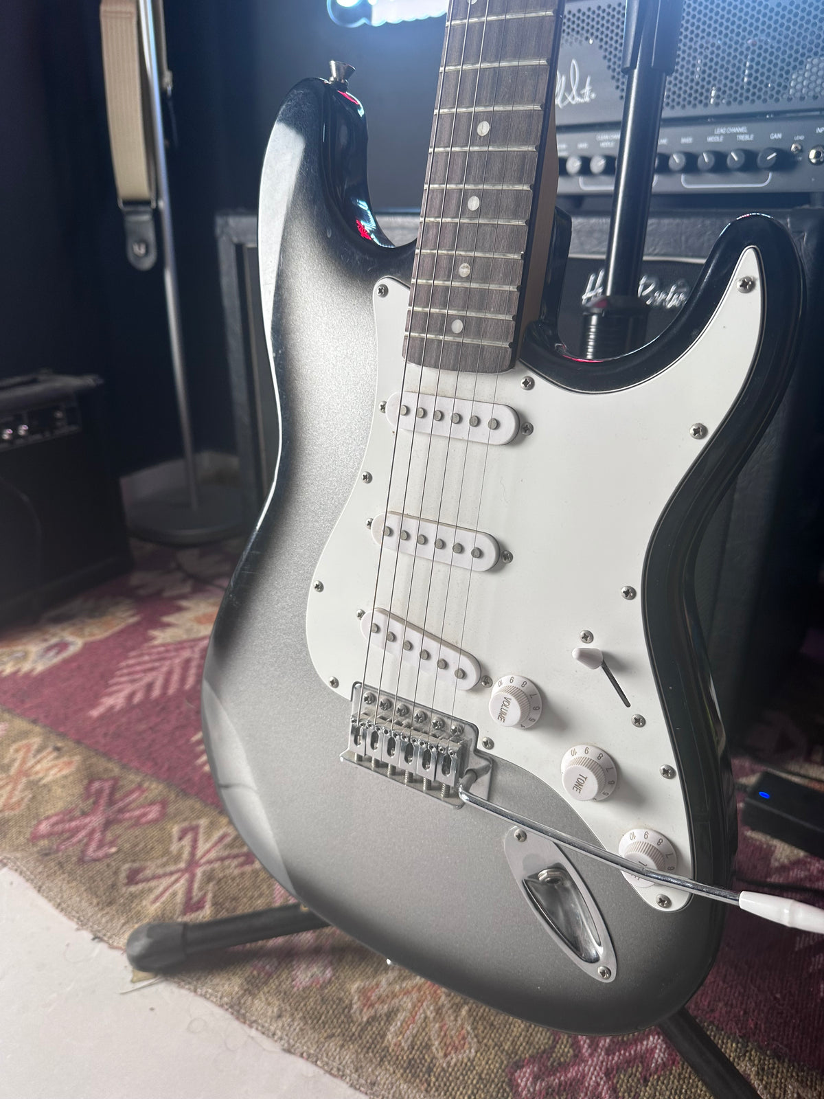 Maxtone Traditional Series Silverburst SSS Strat Electric Guitar