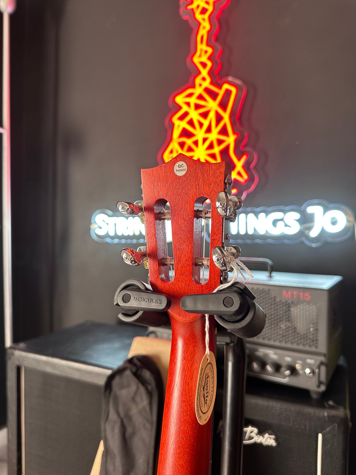 * Brand New * Matilda Concert Ukelele with bag Red