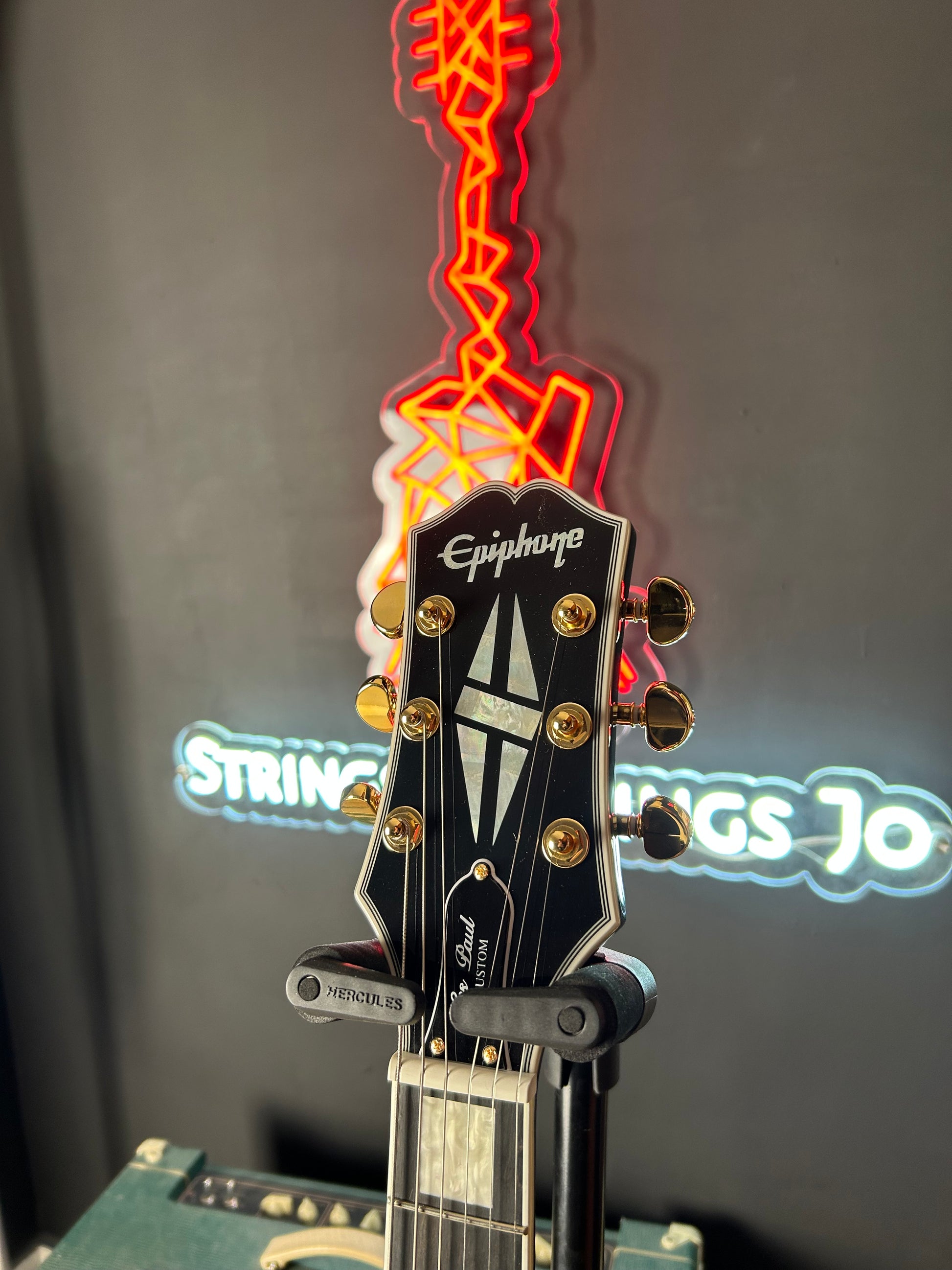 * Brand New * Epiphone Les Paul Custom Blackback Limited-Edition Electric Guitar * Brand New * Epiphone Les Paul Custom Blackback Limited-Edition Electric Guitar
