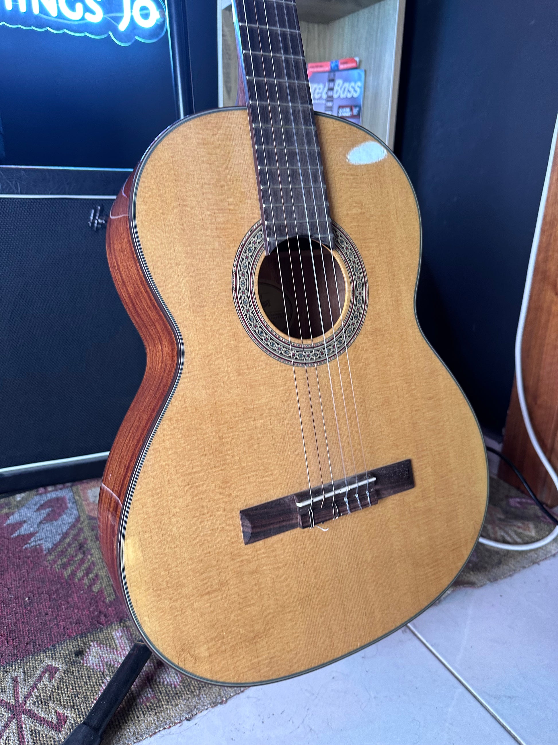 Fender CDN-90 NAT Classical Guitar Fender CDN-90 NAT Classical Guitar