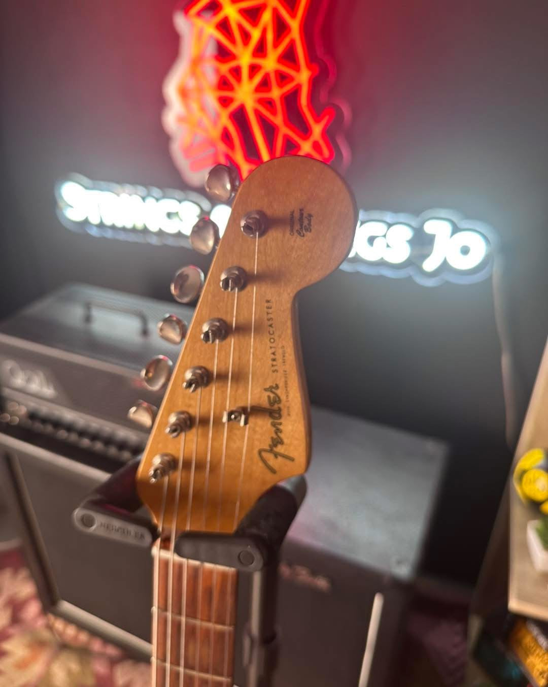 Fender Jimi Hendrix Monterey Stratocaster 2017 Limited Edition Electric Guitar