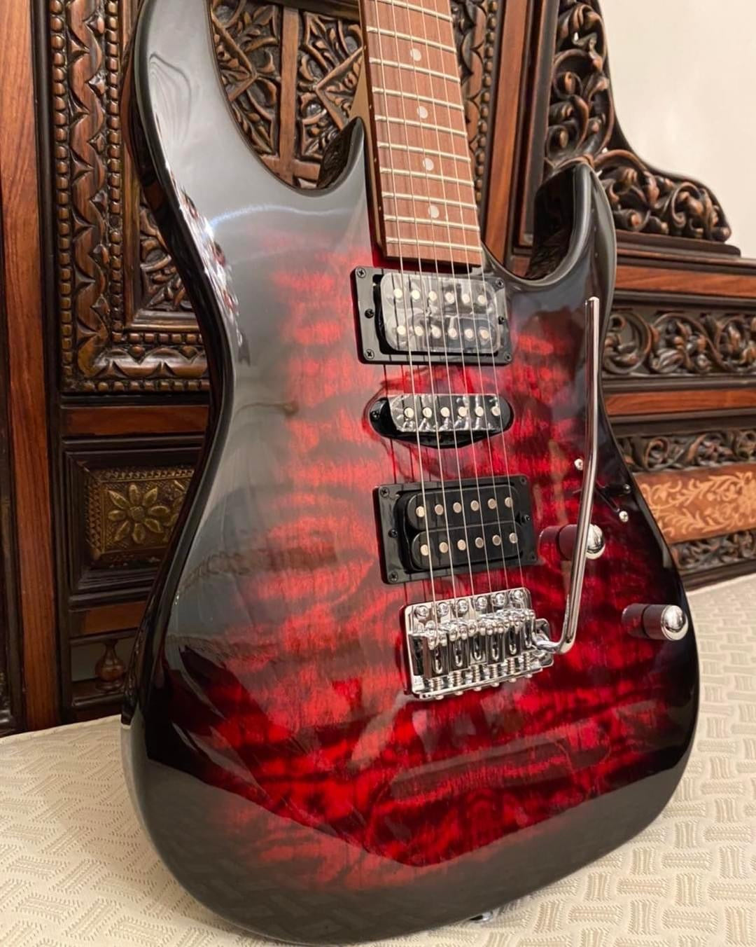 * Brand New * Ibanez GRX70QA TRB electric guitar