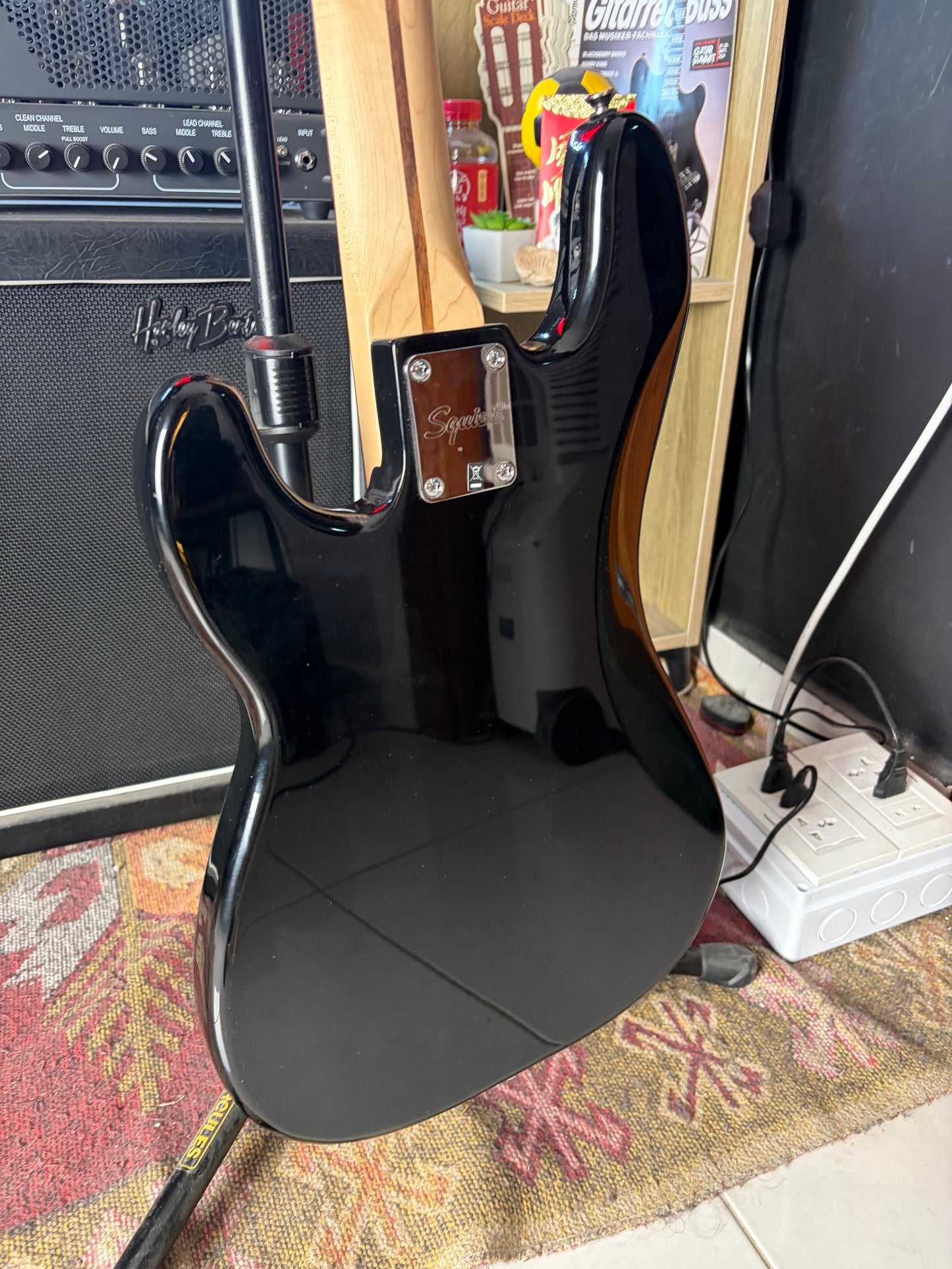 Squier Affinity PJ Bass Gloss Black